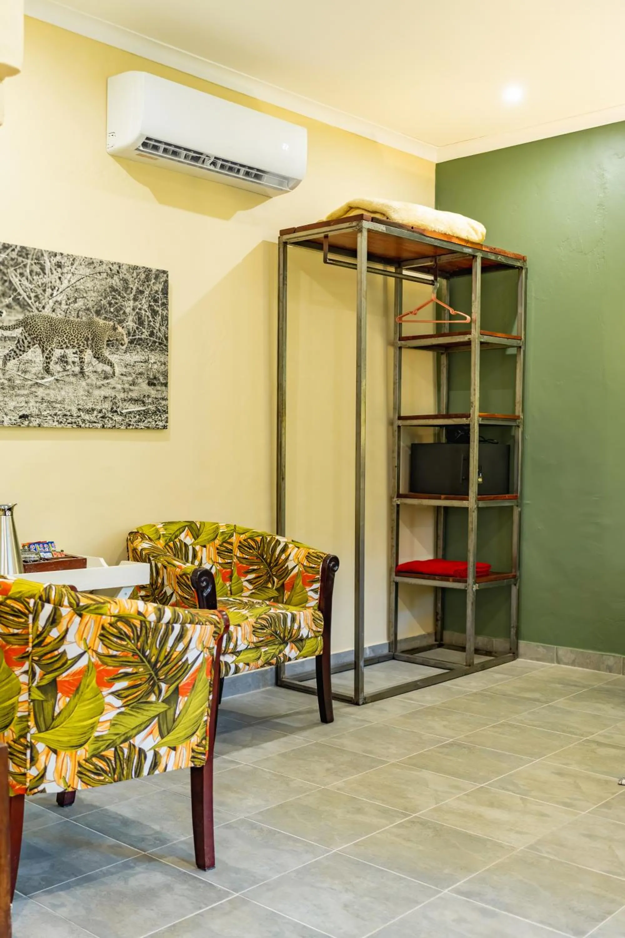 Honeymoon Suite - single occupancy in Bayete Guest Lodge