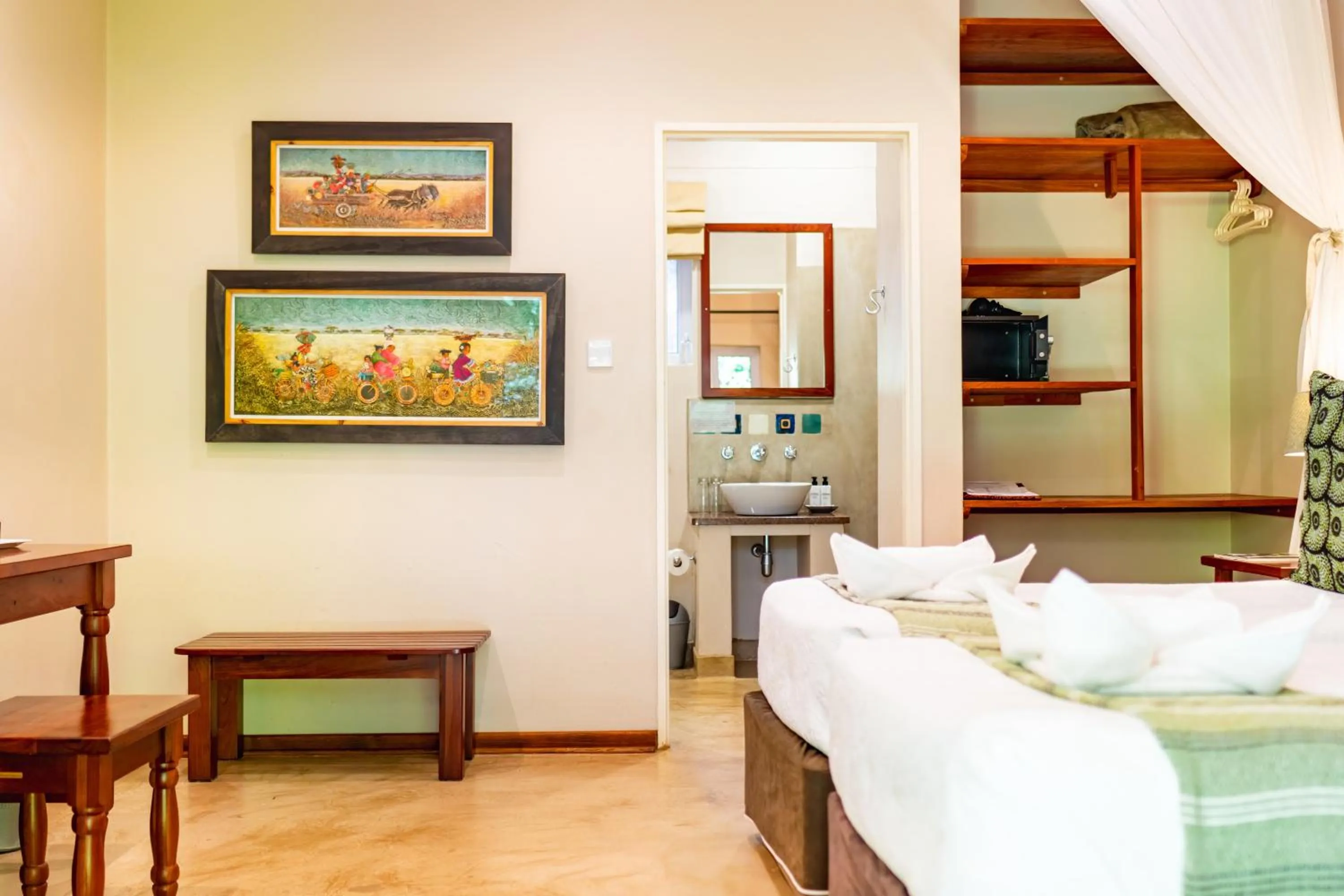 Executive Suite - single occupancy in Bayete Guest Lodge