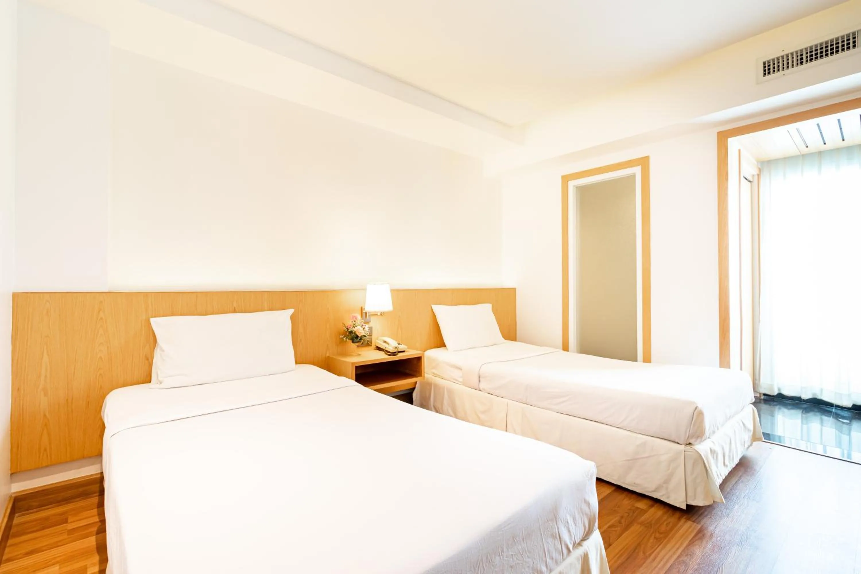 Superior Twin Room in Viva Hotel Songkhla