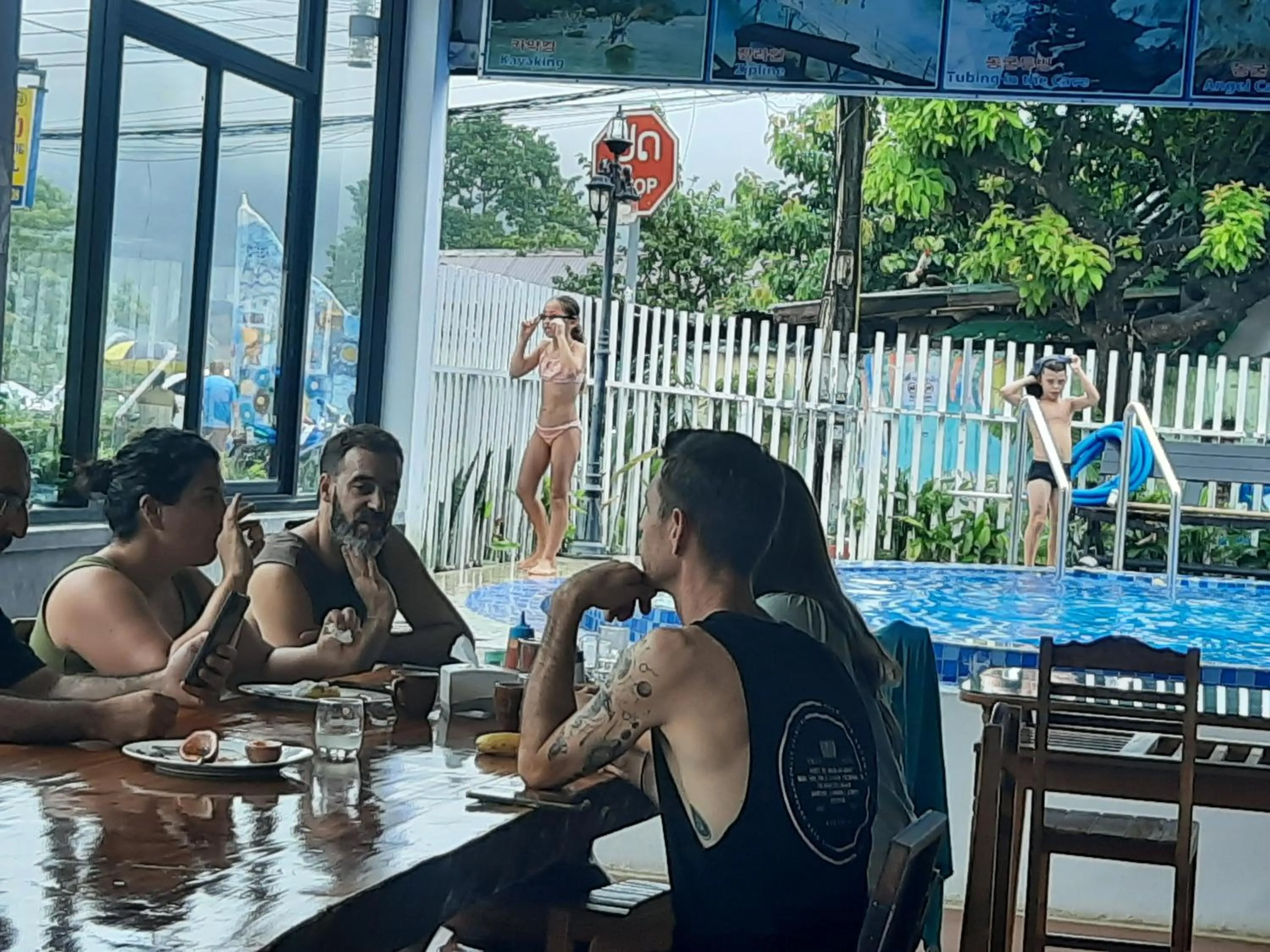 Deluxe Family Room in Vangvieng Rock Backpacker Rooftop Hostel