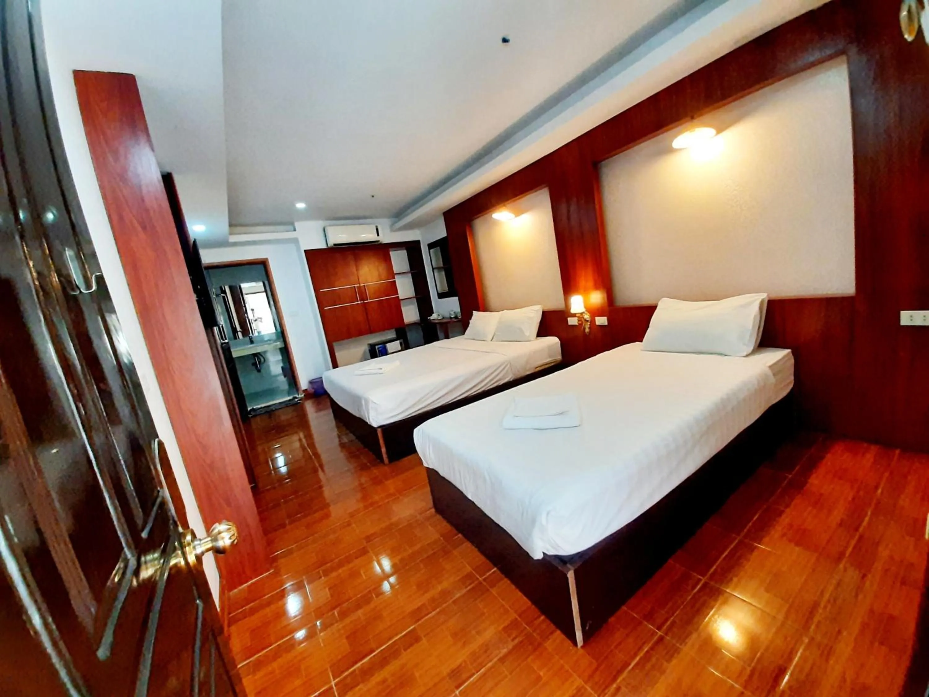 Deluxe Twin Room in Vangvieng Rock Backpacker Rooftop Hostel