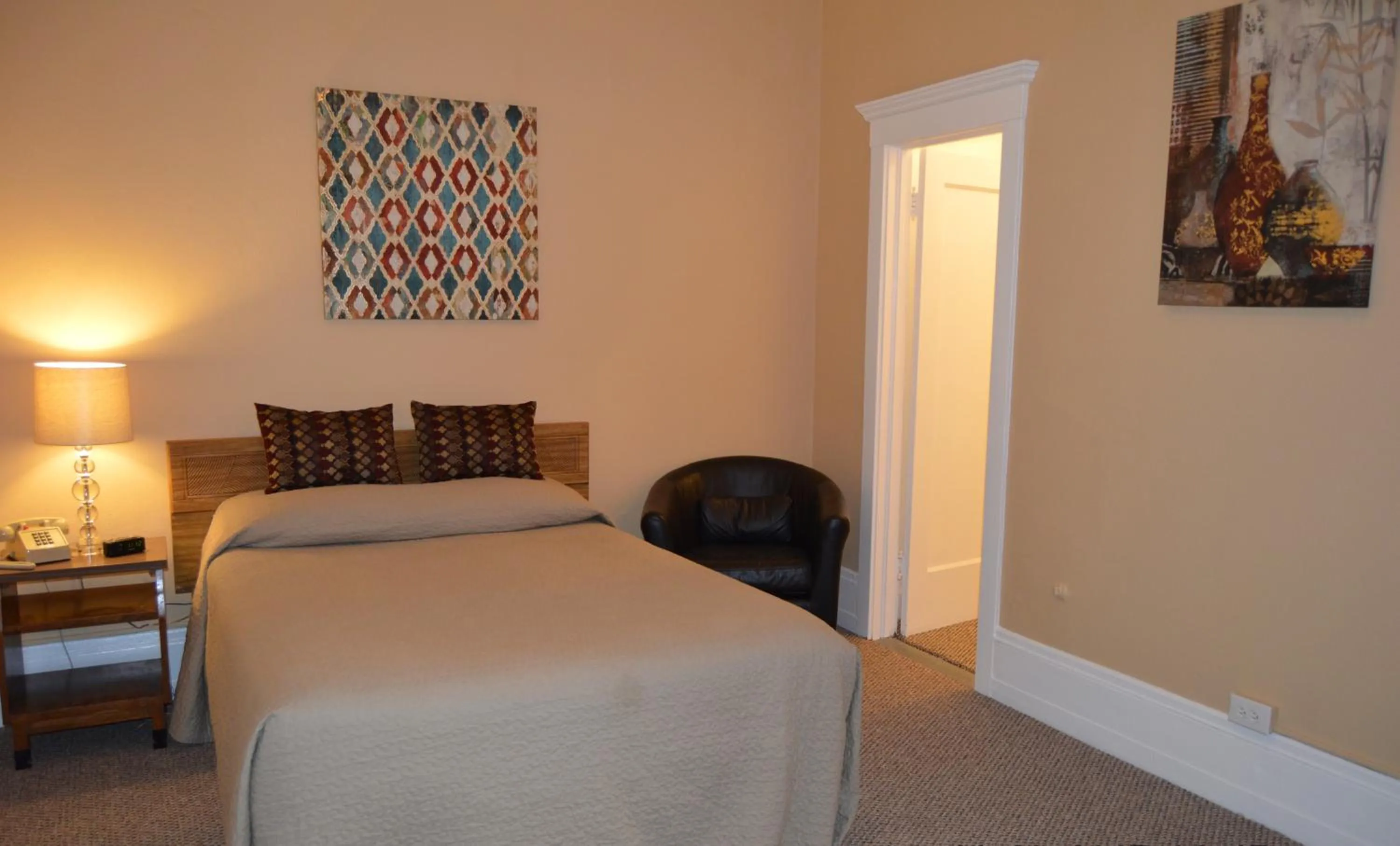 Deluxe Queen Room in SF Plaza Hotel