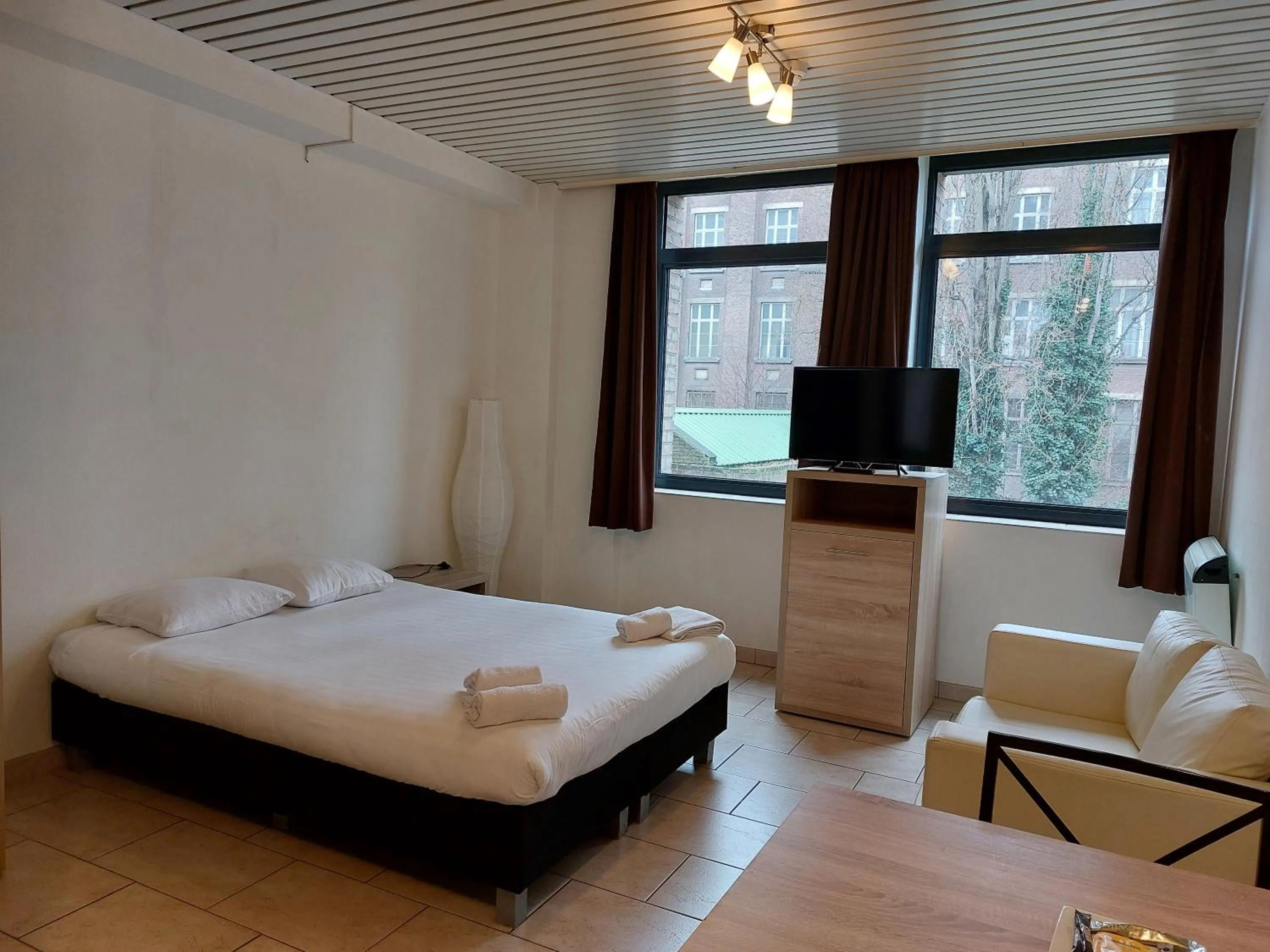 Executive Apartment double with daily cleaning in Condo Gardens Brussels