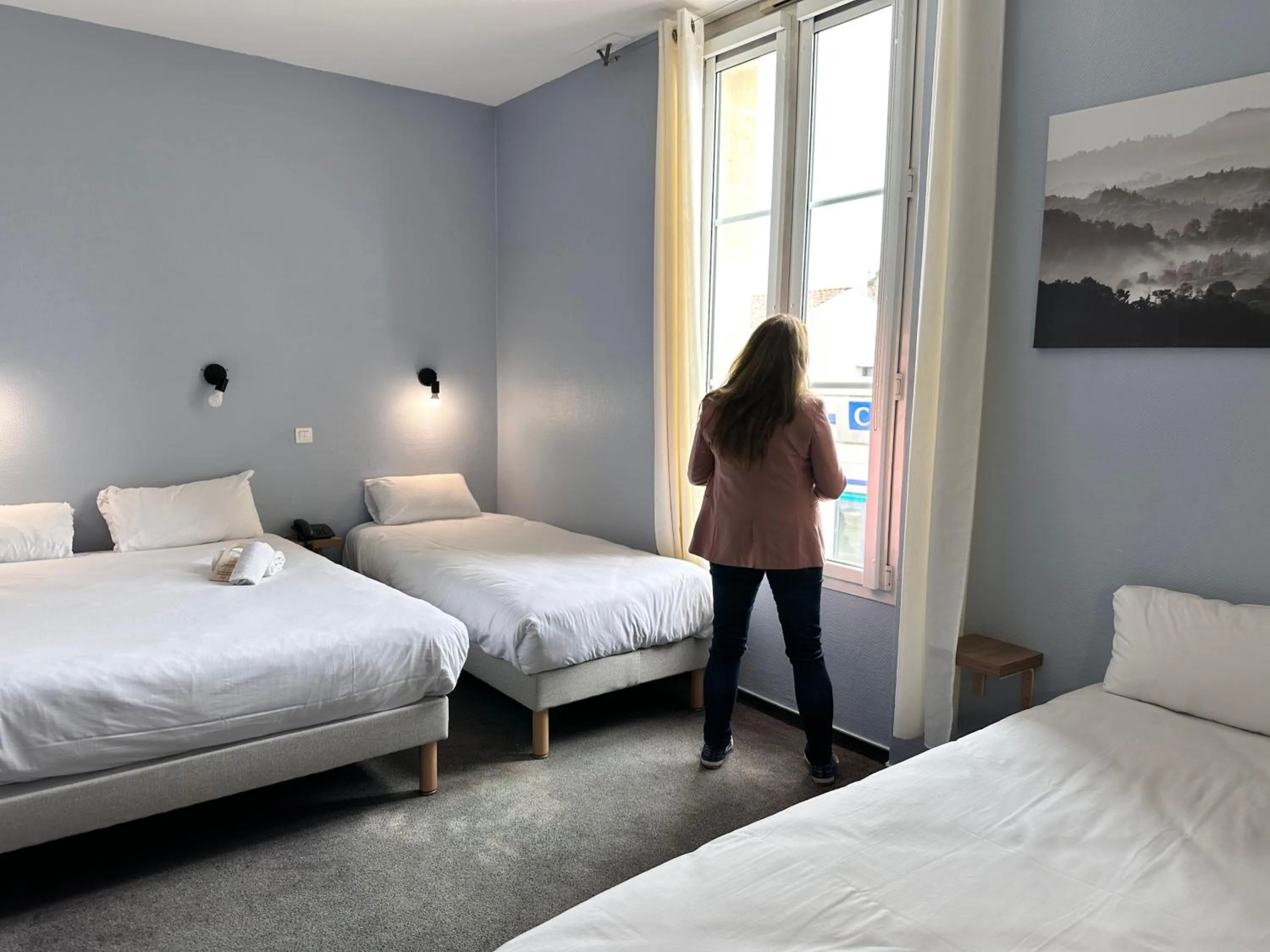 Quadruple Room in Logis hotel Noemys Gradignan