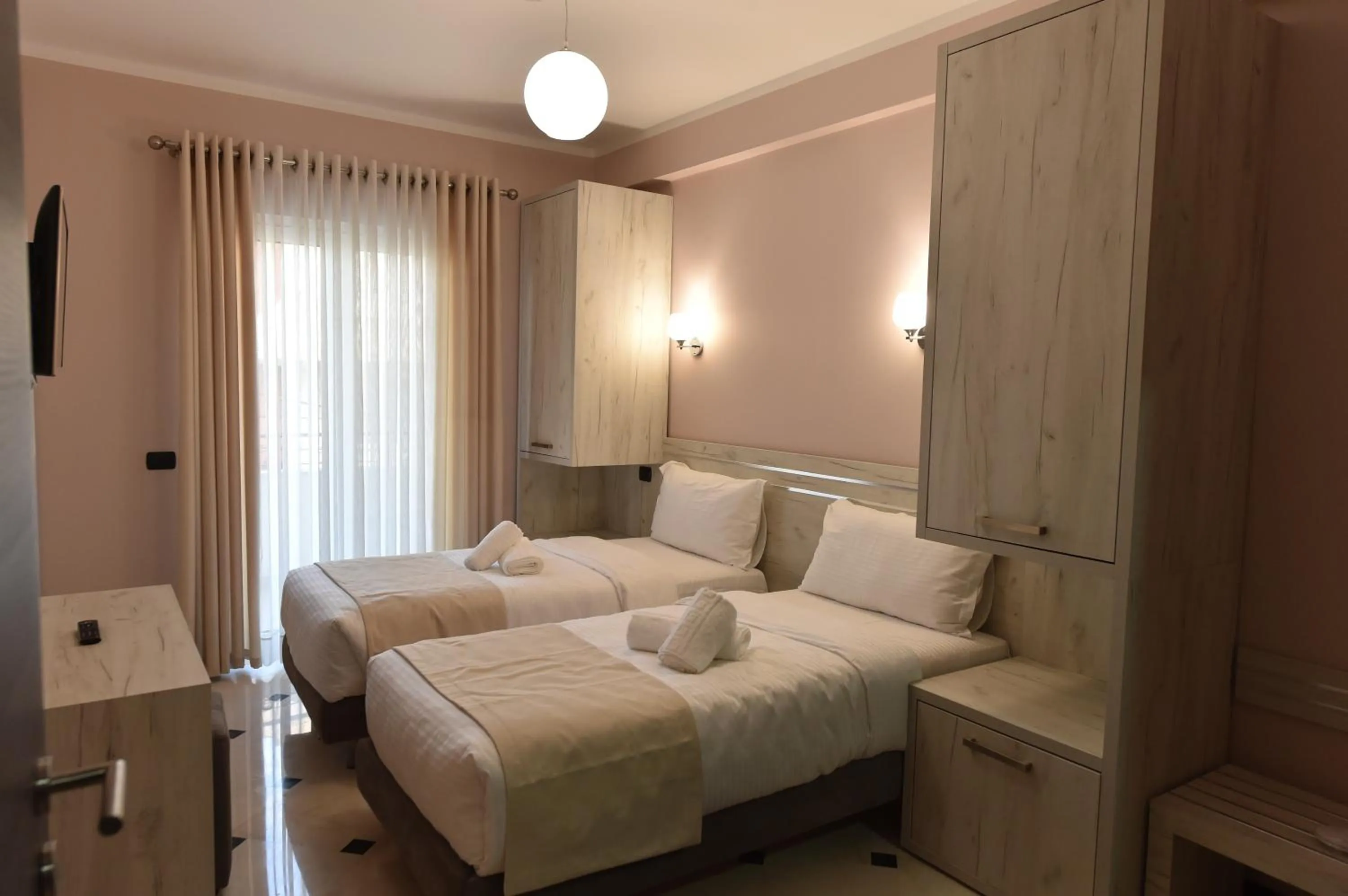 Twin Room with Balcony in Hotel Pandora Residence