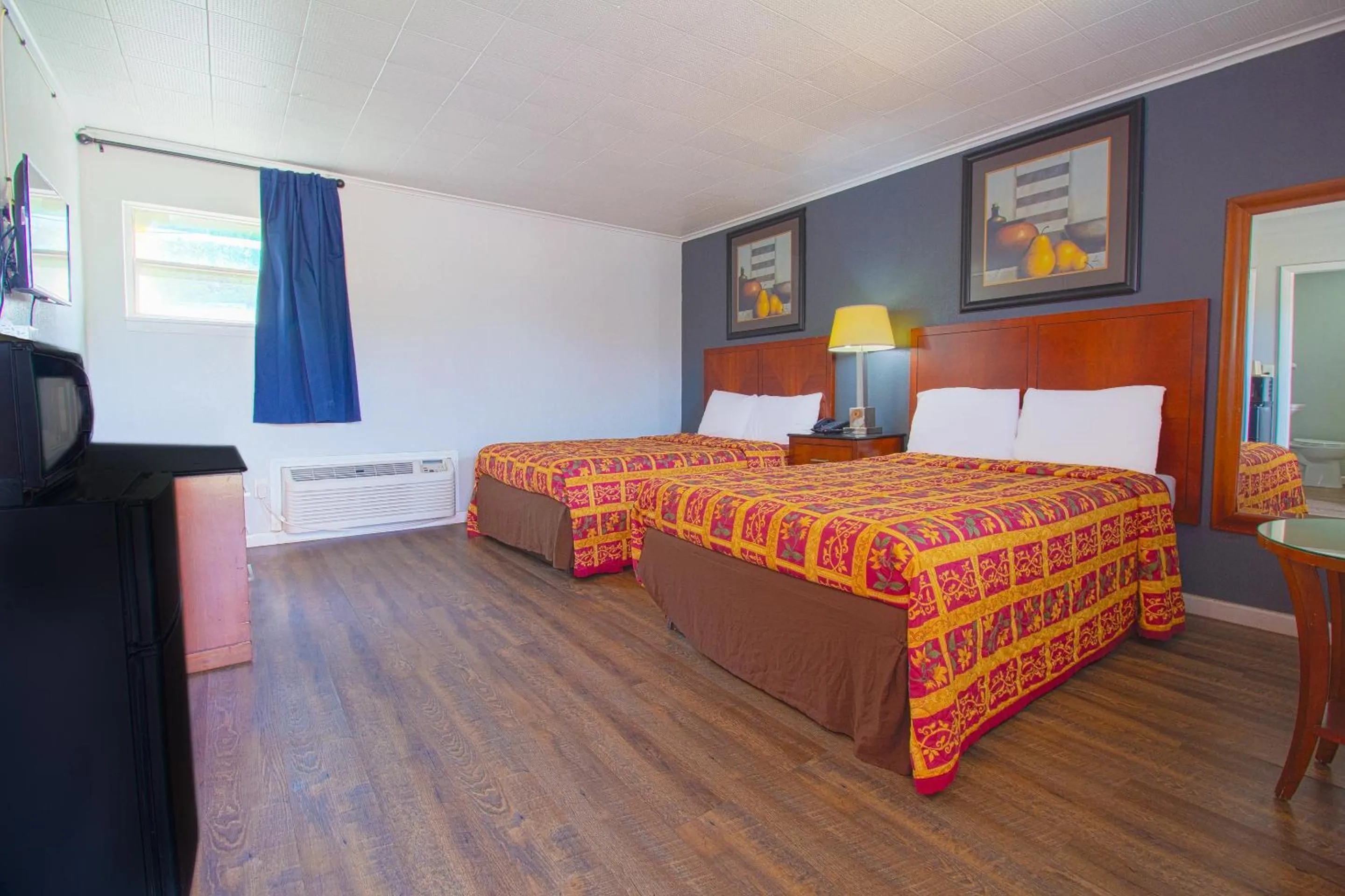 2 Queen Bed in OYO Hotel McAlester OK S Main St