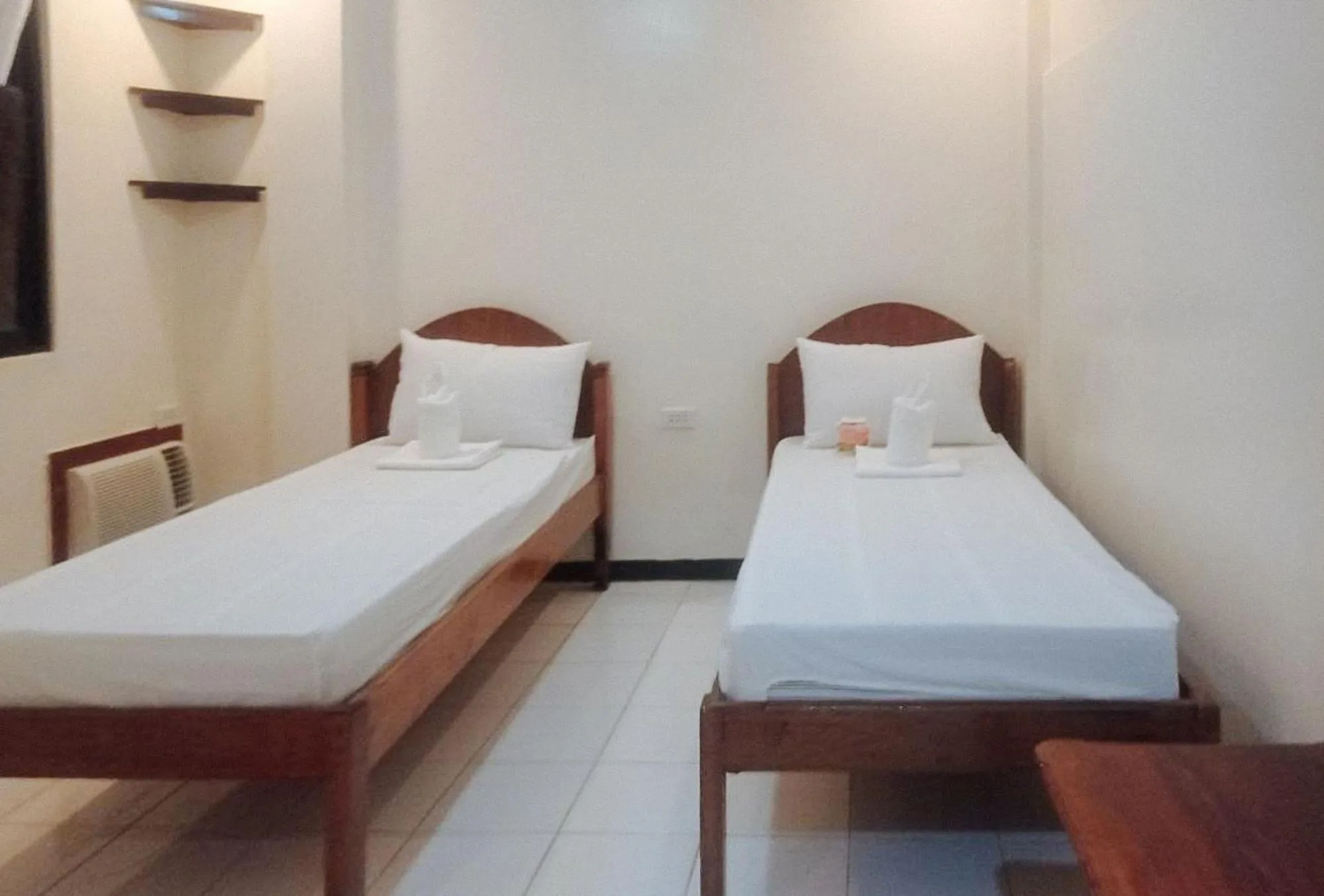 Twin Room in RedDoorz at Amphibi-ko Resort Palawan