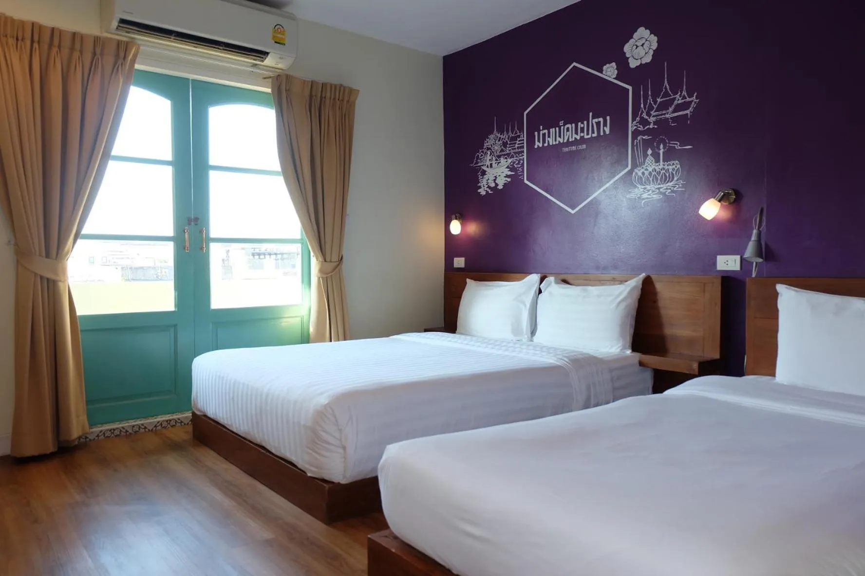 Deluxe Triple Room in Siri Poshtel Bangkok