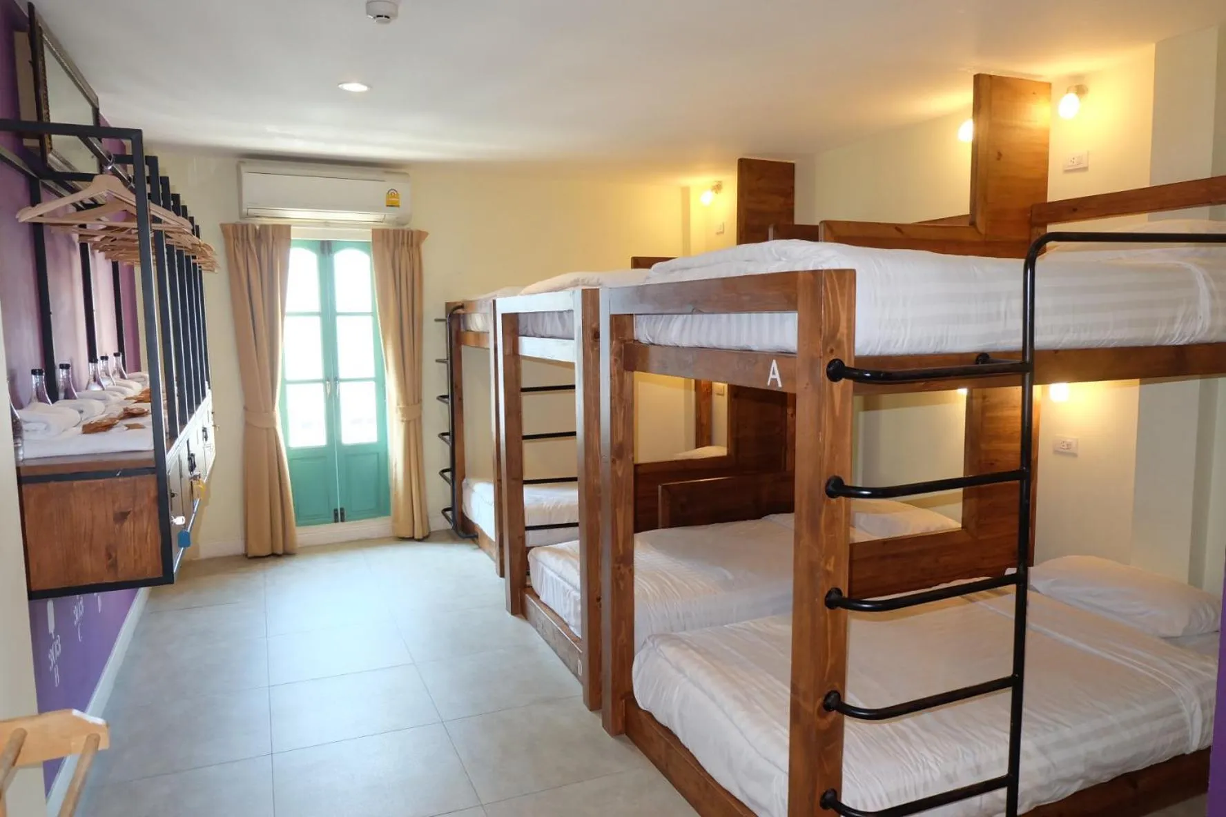 Family Room with Bunk Beds - Private Bathroom in Siri Poshtel Bangkok