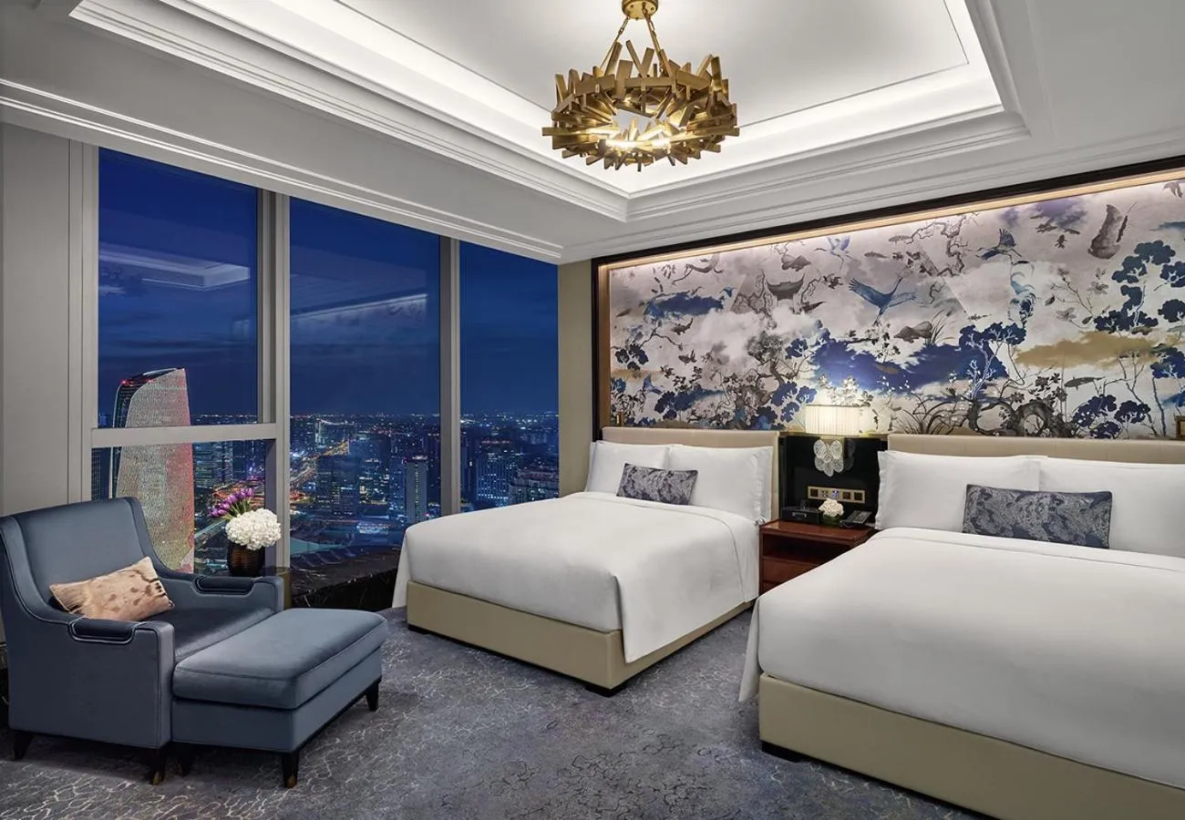 Queen Room with Twin Tower View in Waldorf Astoria Chengdu