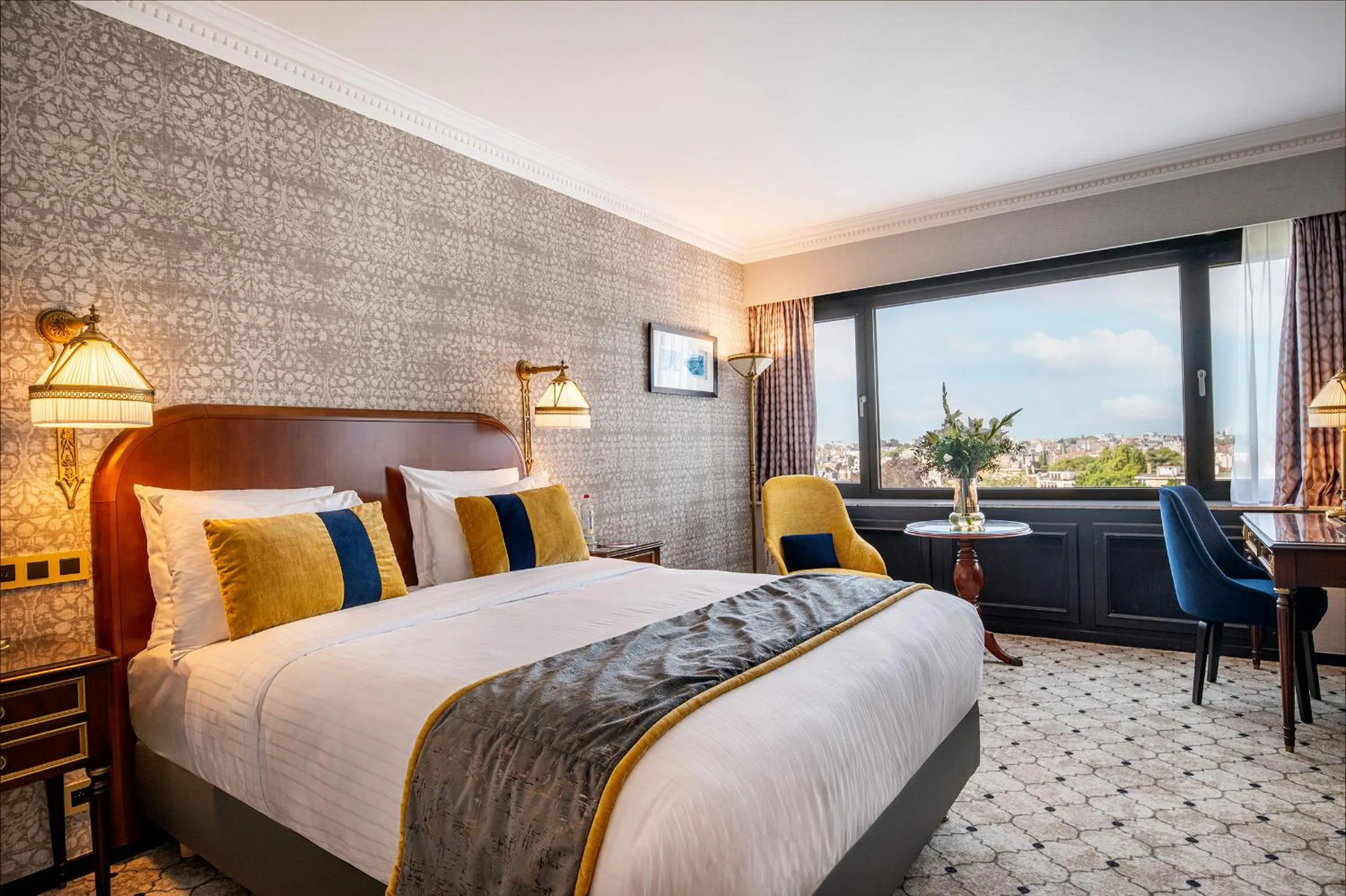 Superior Queen Room in Hotel Barsey by Warwick