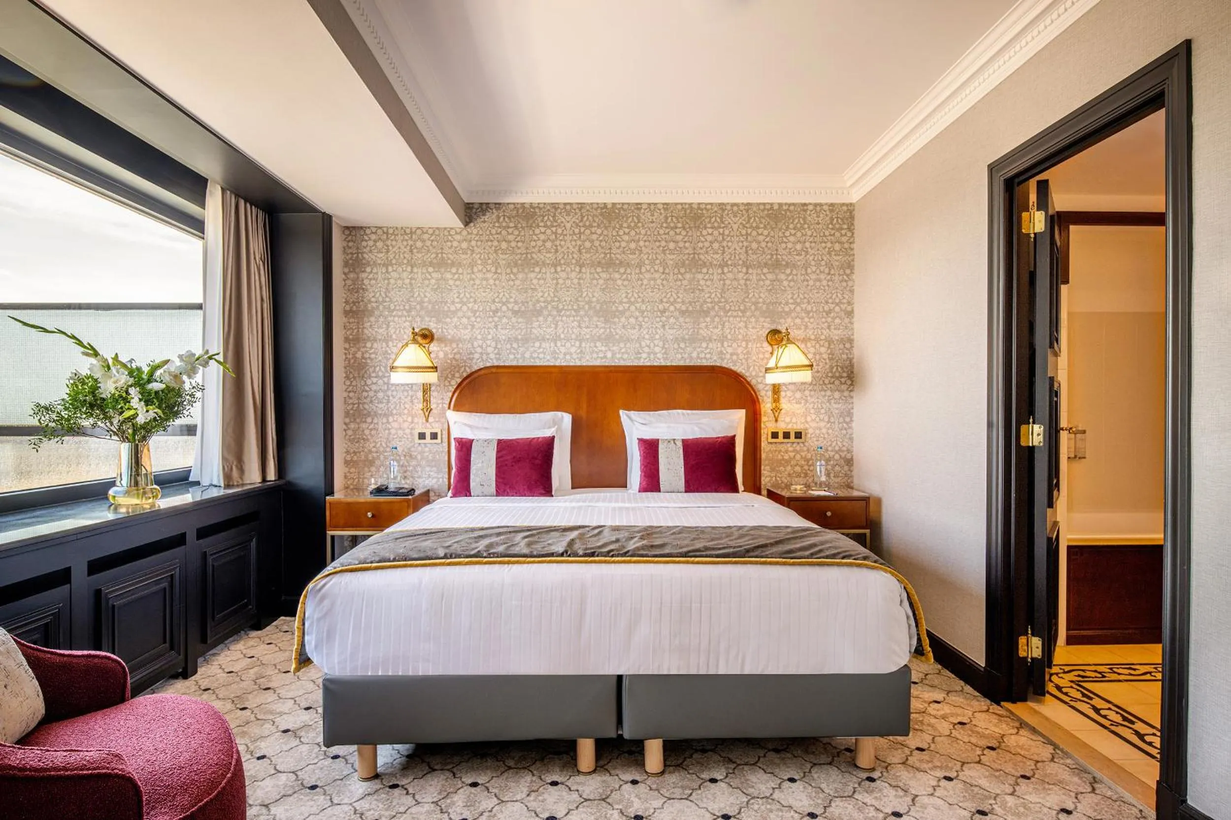 Executive Suite with City View in Hotel Barsey by Warwick