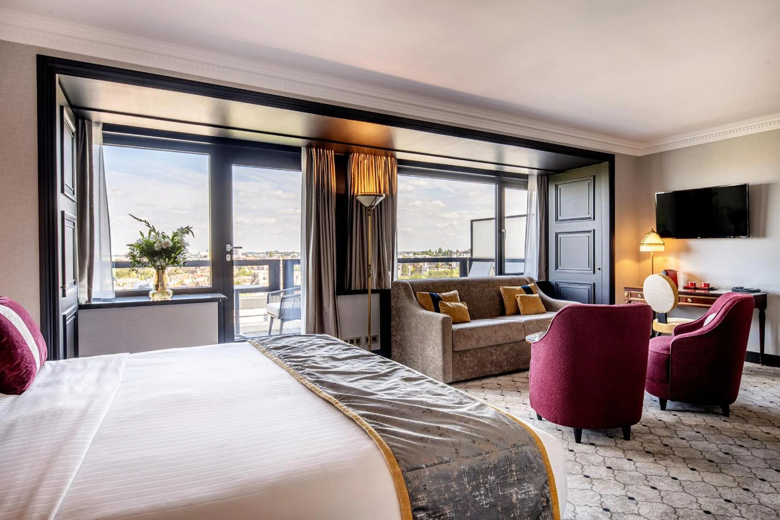 Junior Suite King Bed in Hotel Barsey by Warwick