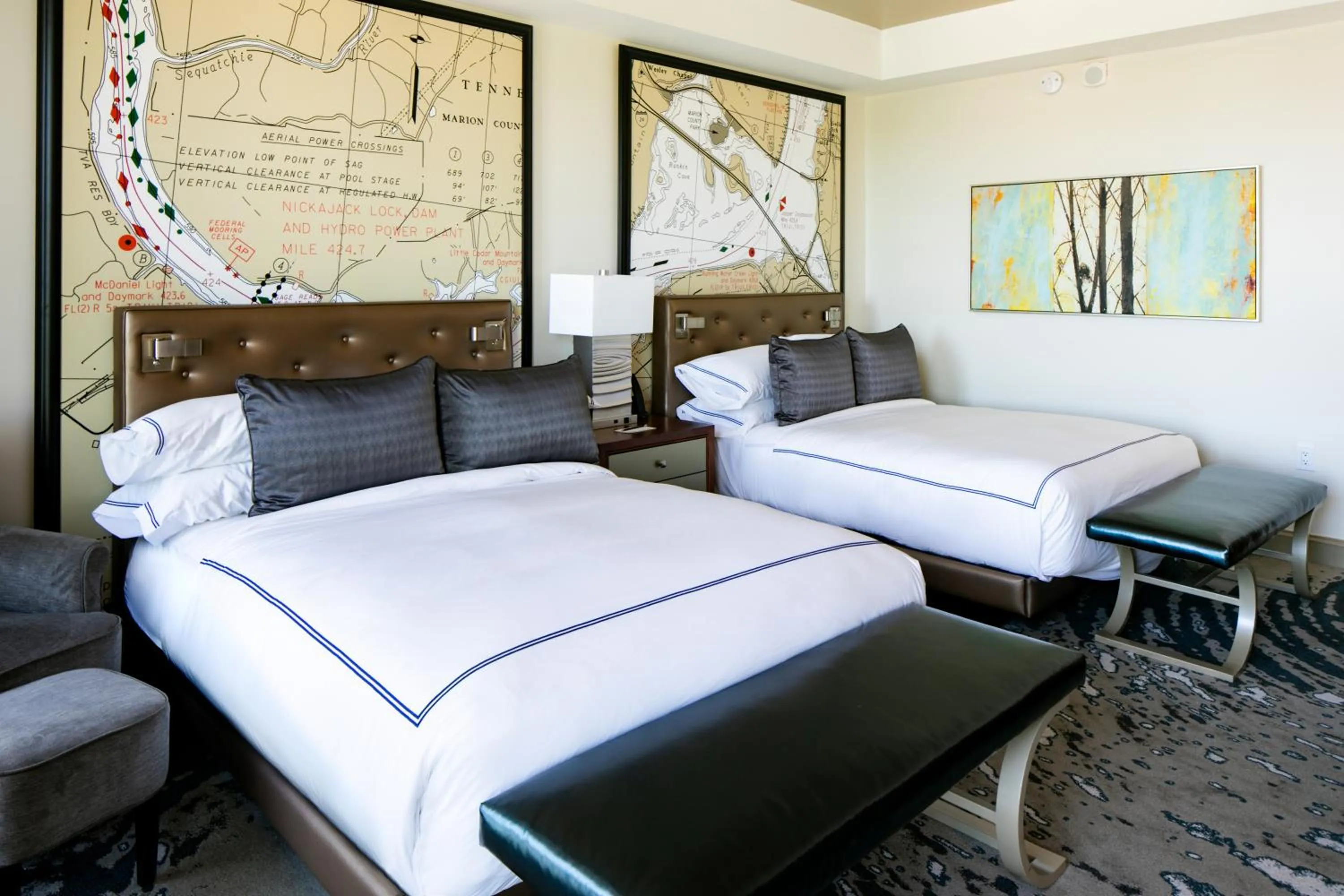 Queen Room with Two Queen Beds in The TENNESSEAN Hotel