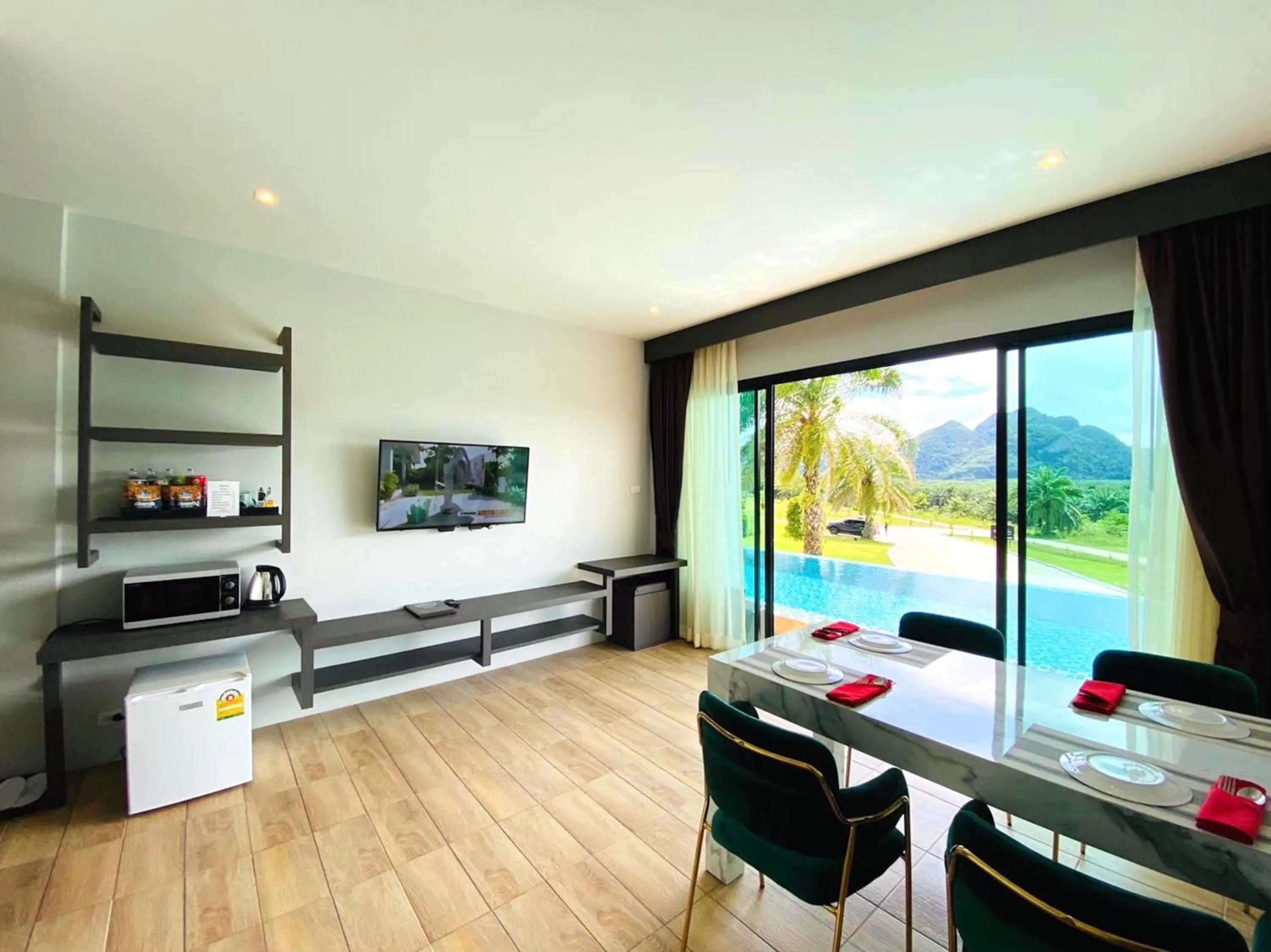 Family Pool Access with Balcony in Belong Jin The Dam Hotel And Resort