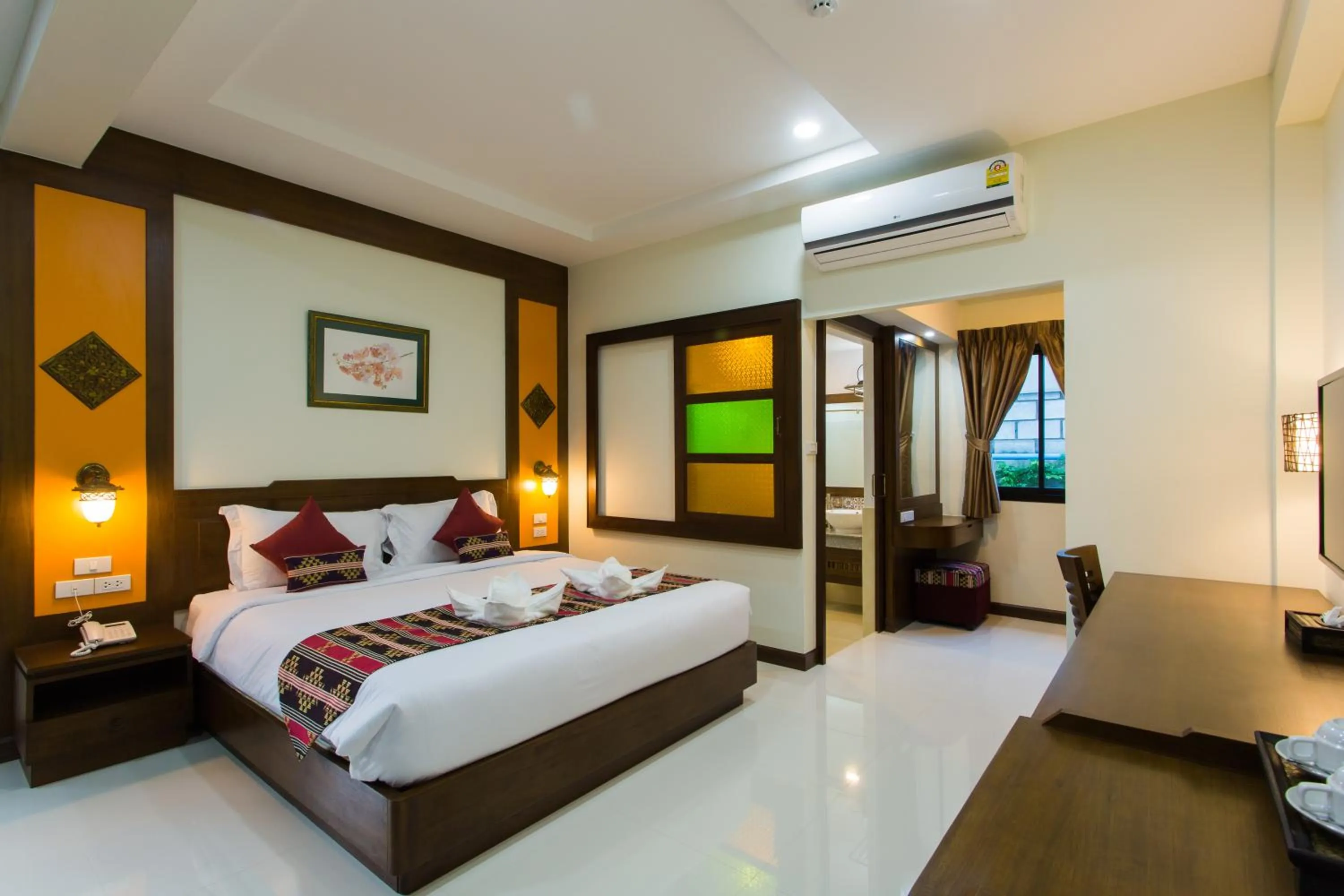 Deluxe Double Room in Mhonsa Hotel