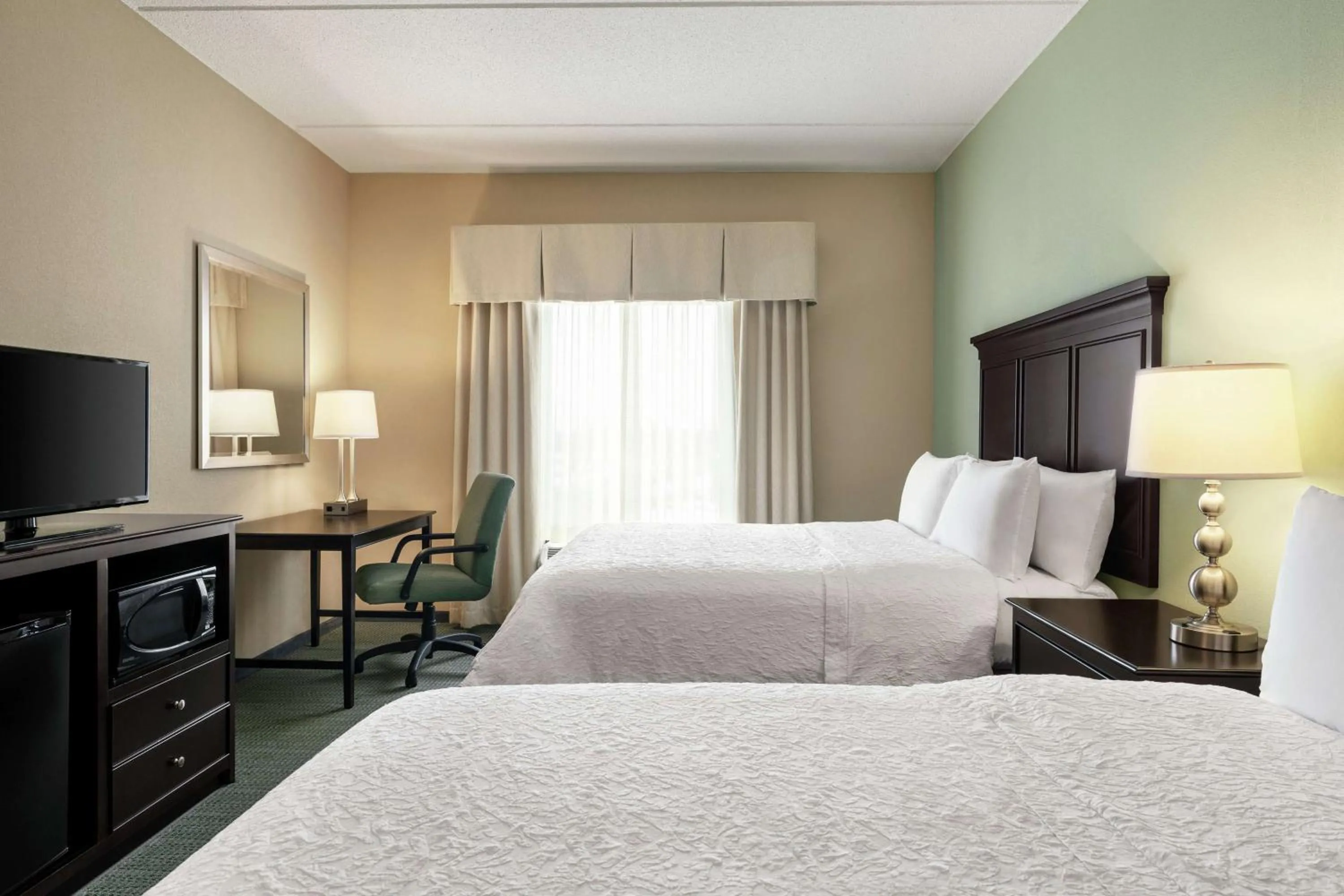 Queen Room with Two Queen Beds - Non-Smoking in Hampton Inn & Suites Mount Joy/Lancaster West, Pa
