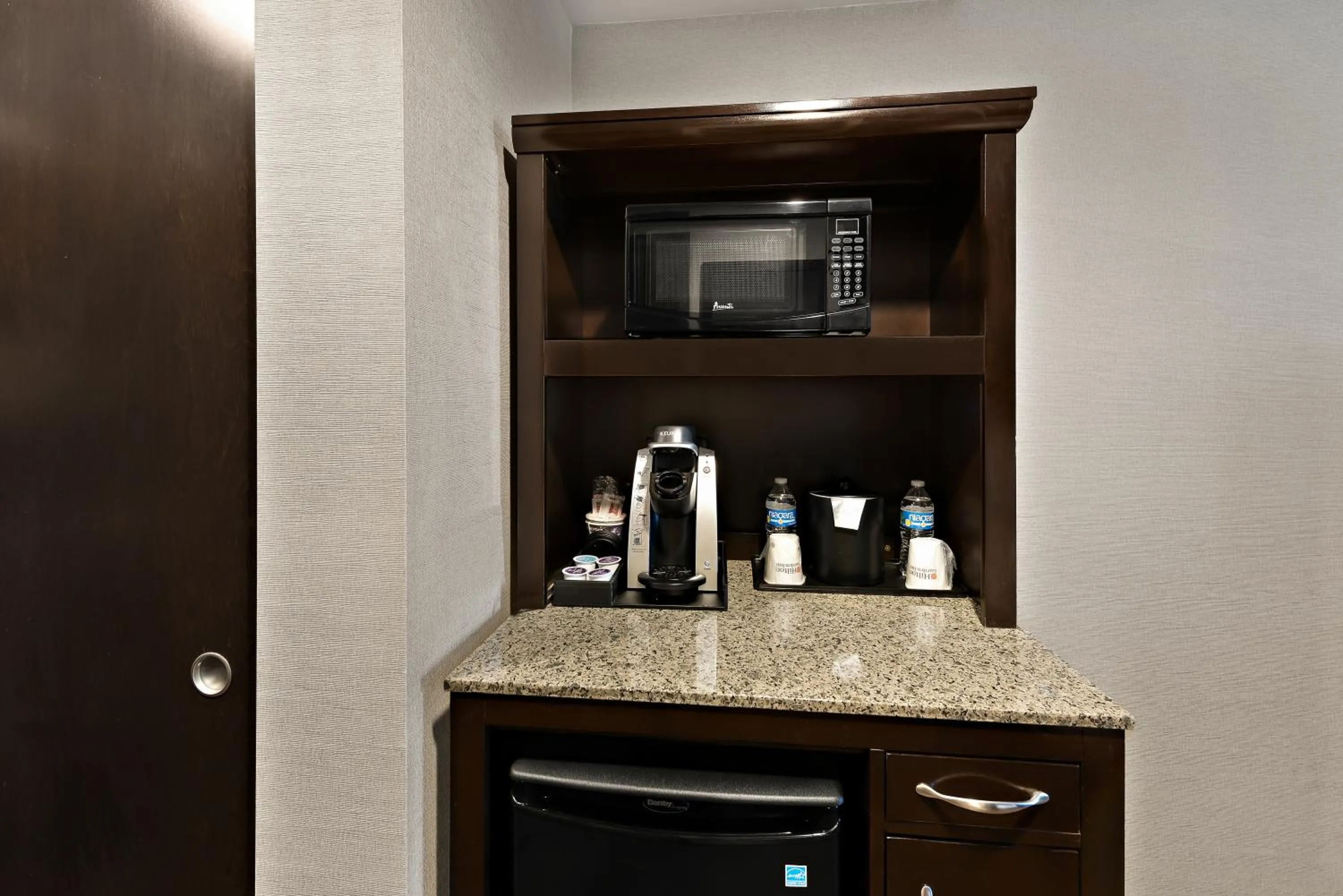 Queen Room with Two Queen Beds - Mobility Access in Hilton Garden Inn Findlay