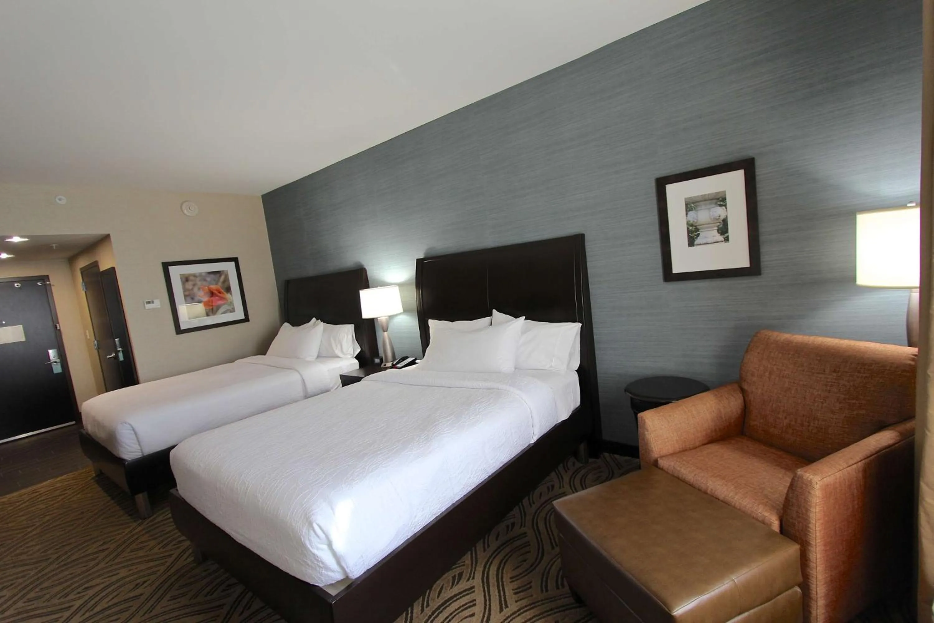 Premium Queen Room with Two Queen Beds in Hilton Garden Inn Findlay