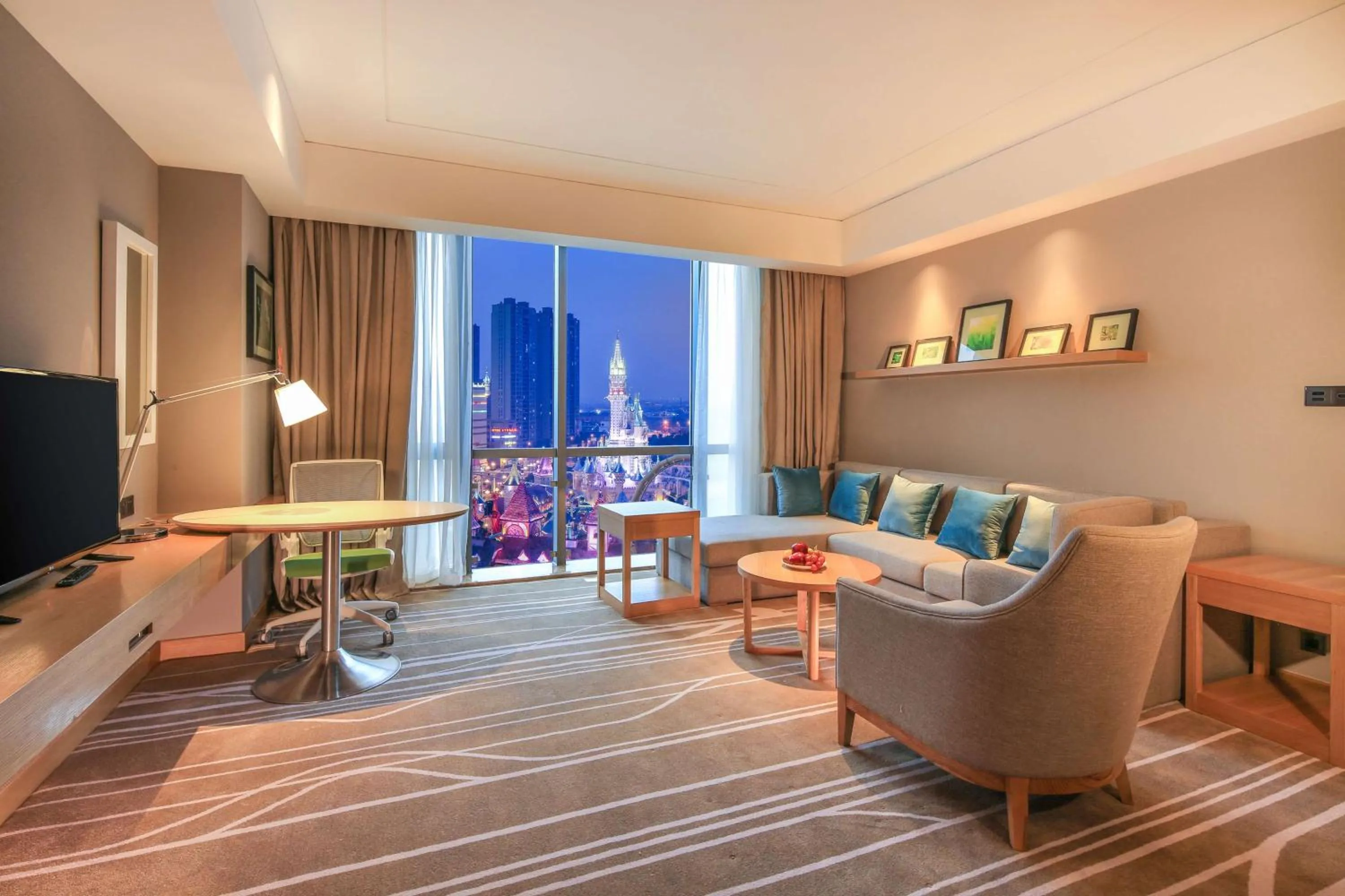 Deluxe King Suite in Hilton Garden Inn Ningbo