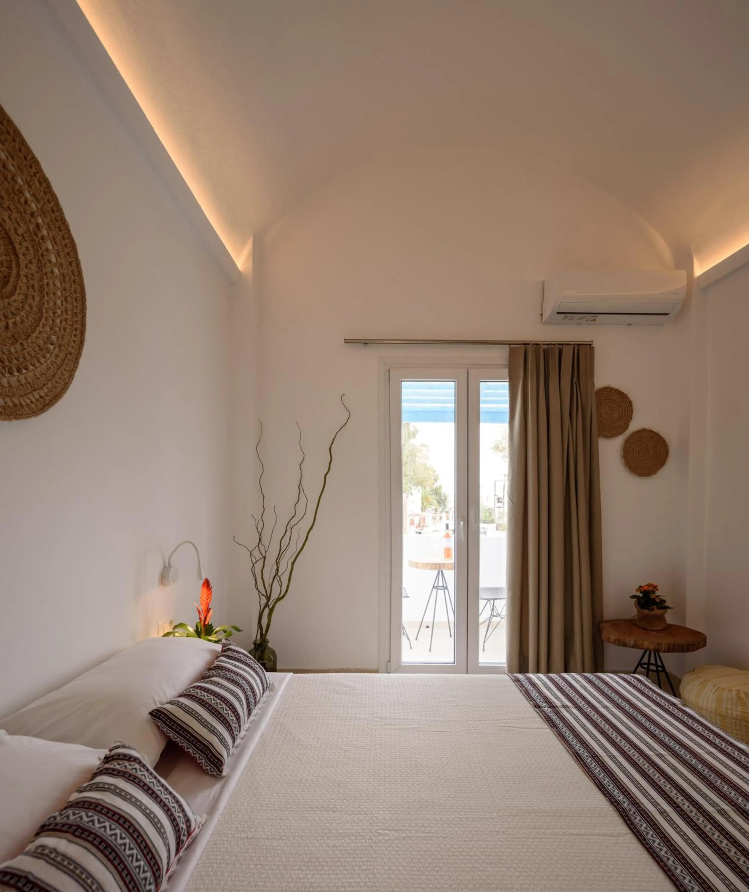 Deluxe Double Room with Balcony in Cal Day Rooms Santorini
