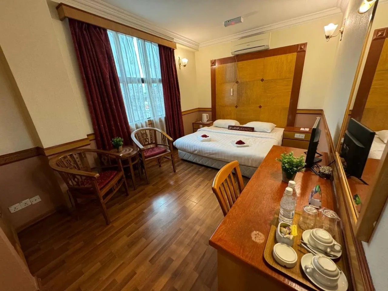 Double Room - Disability Access - No Window in Flora Place Hotel