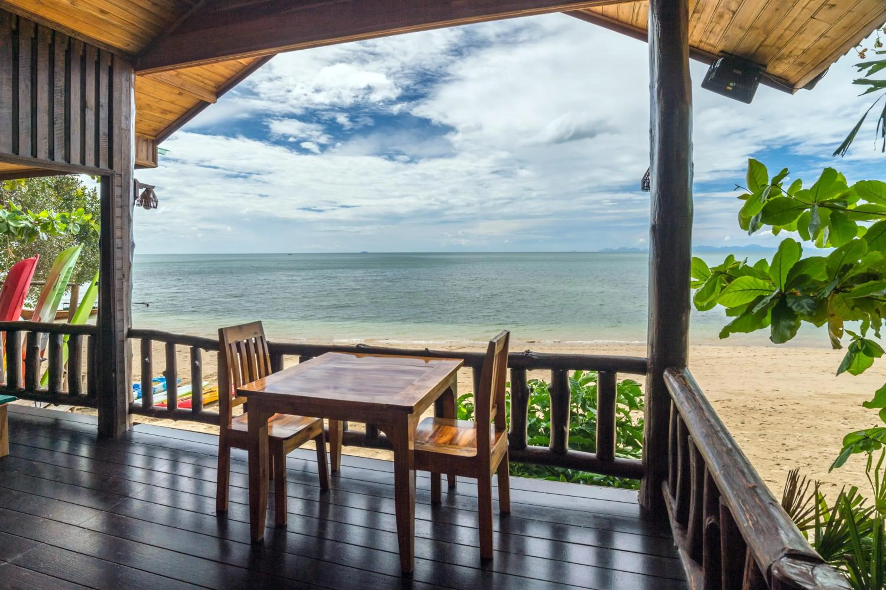 Seaview Family Villa in Koh Jum Ocean Beach Resort