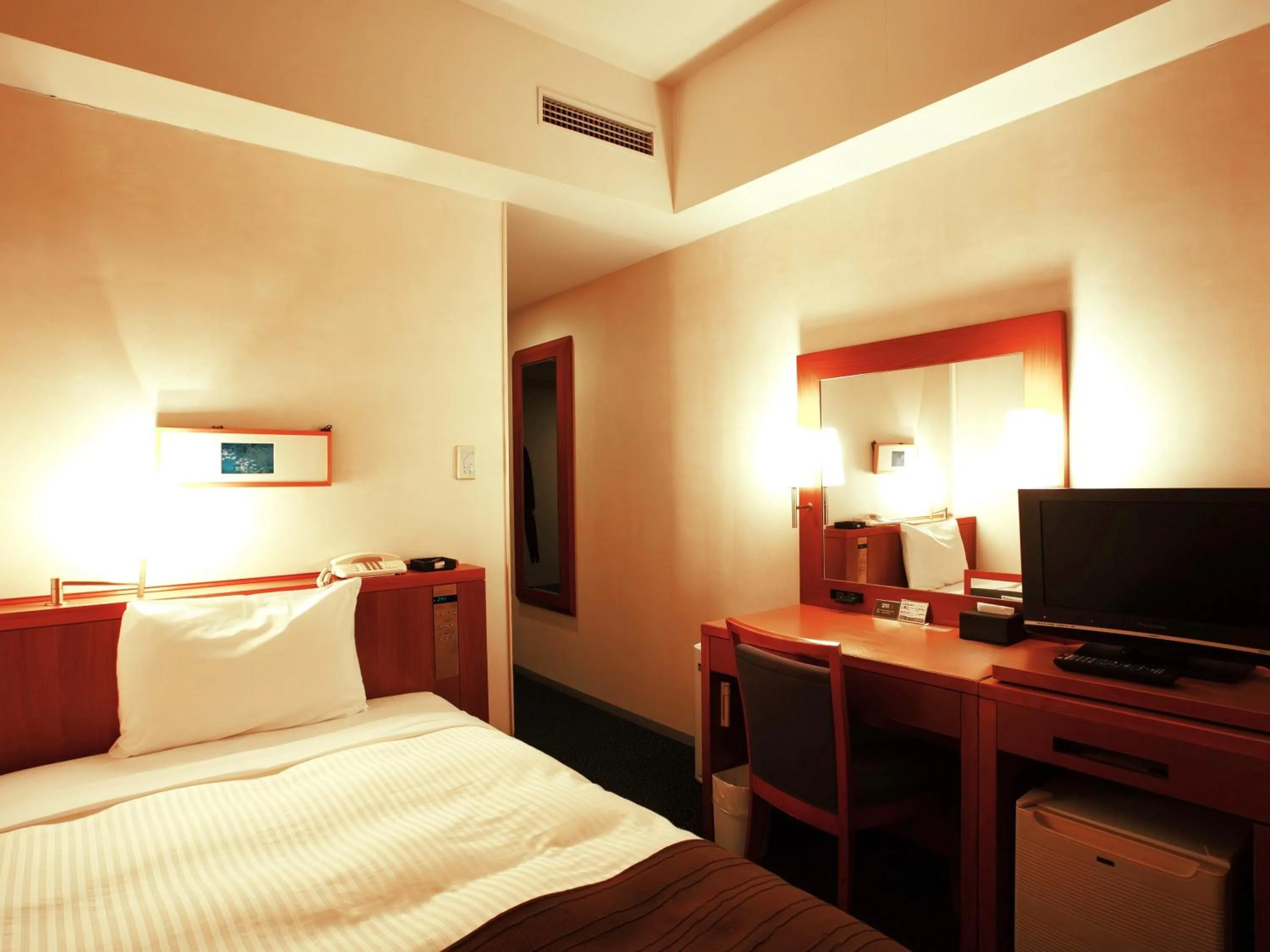 Standard Single Room - Non-Smoking in Iwaki Washington Hotel