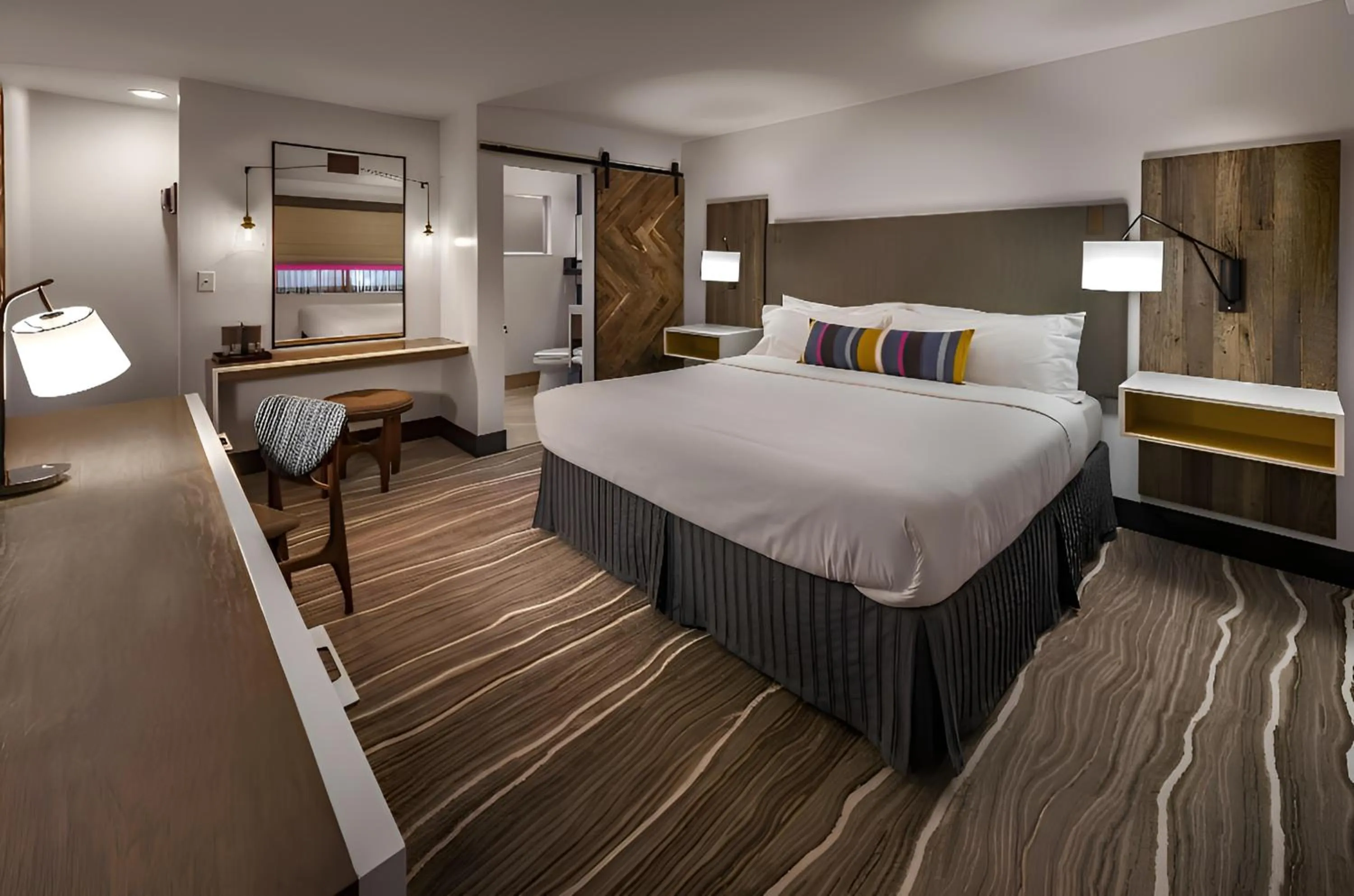 King Room - Pet Friendly/Non-Smoking in Hotel Becket, BW Signature Collection