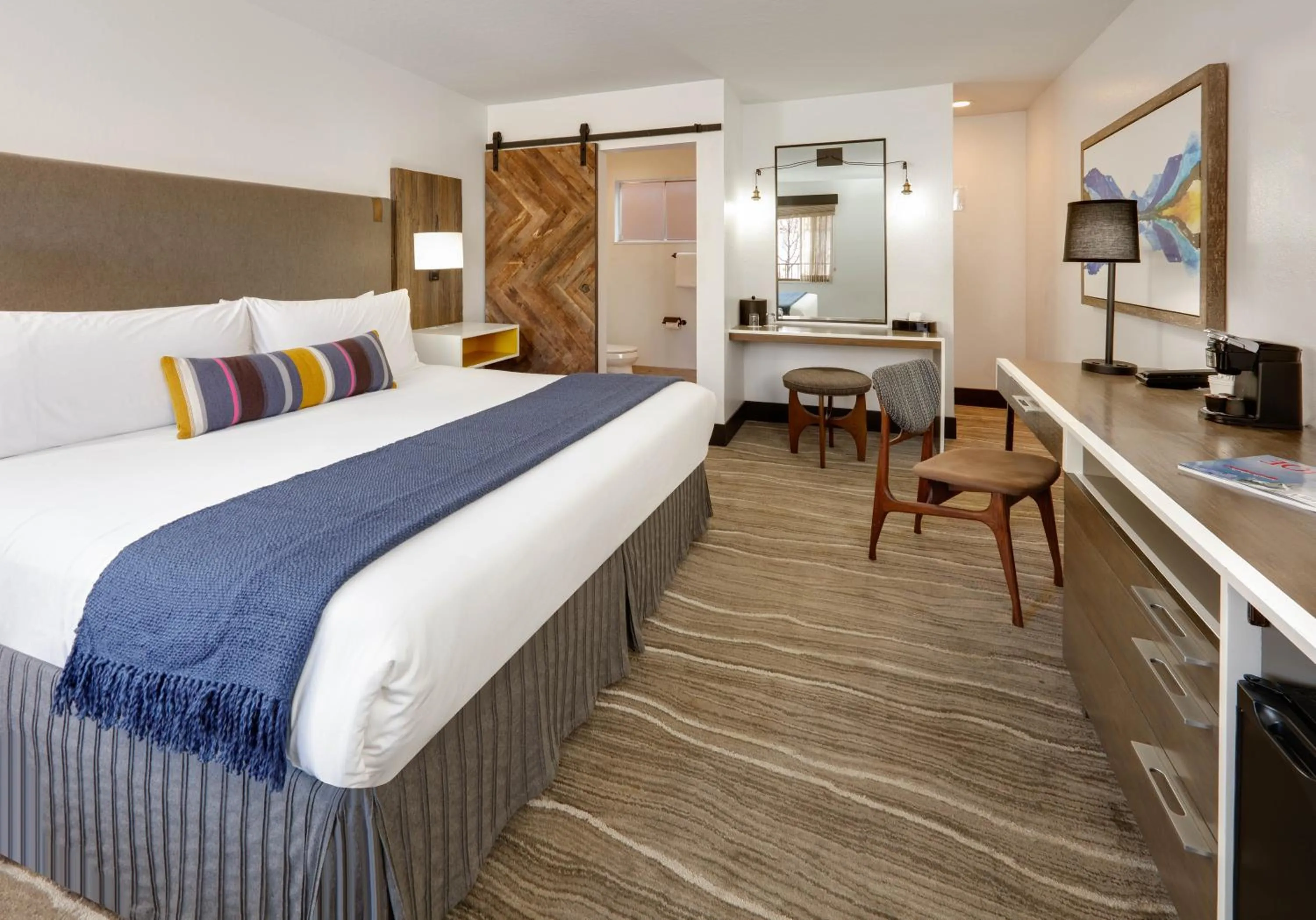 King Room Mobility Access– Heavenly building in Hotel Becket, BW Signature Collection