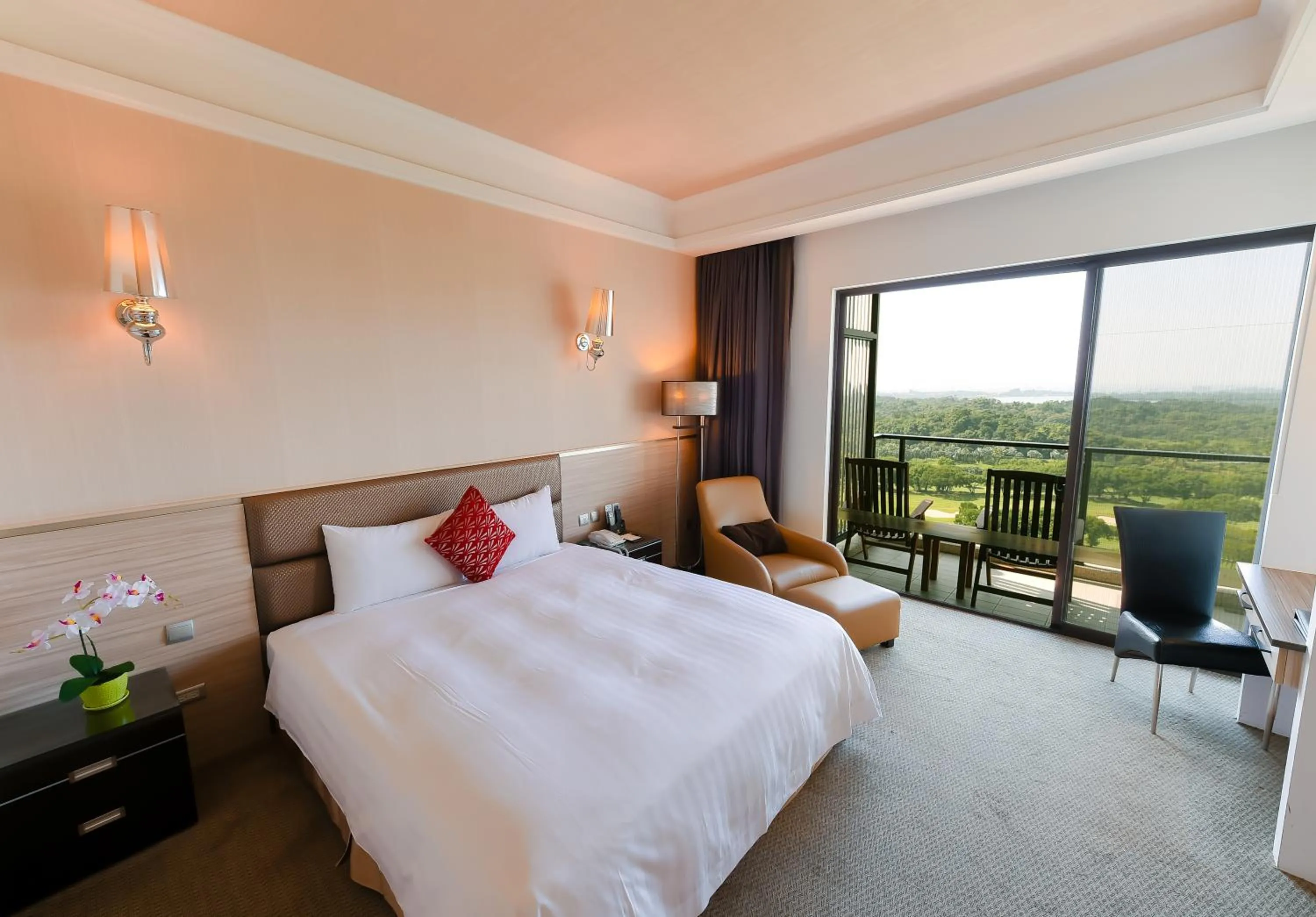 Double Room with Mountain View in Yundeng Landscape Hotel