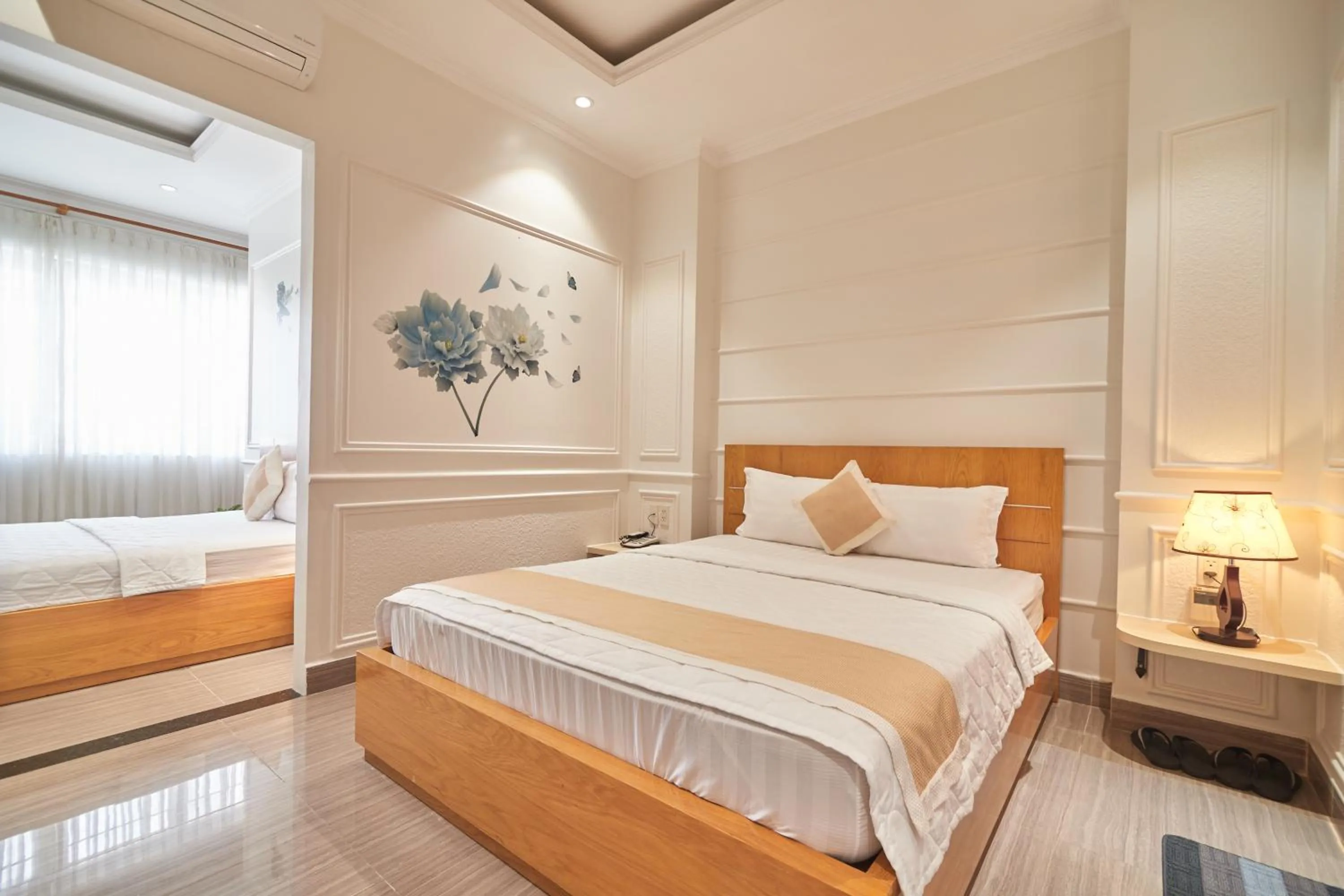 Deluxe Twin Room in Bin Bin 10 - Mimosa Hotel Near Tan Son Nhat Airport