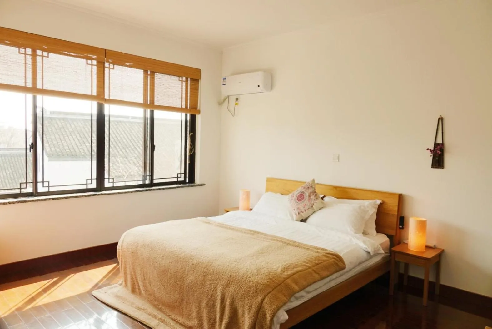 Double Room with Private Bathroom in Pure-Land Villa