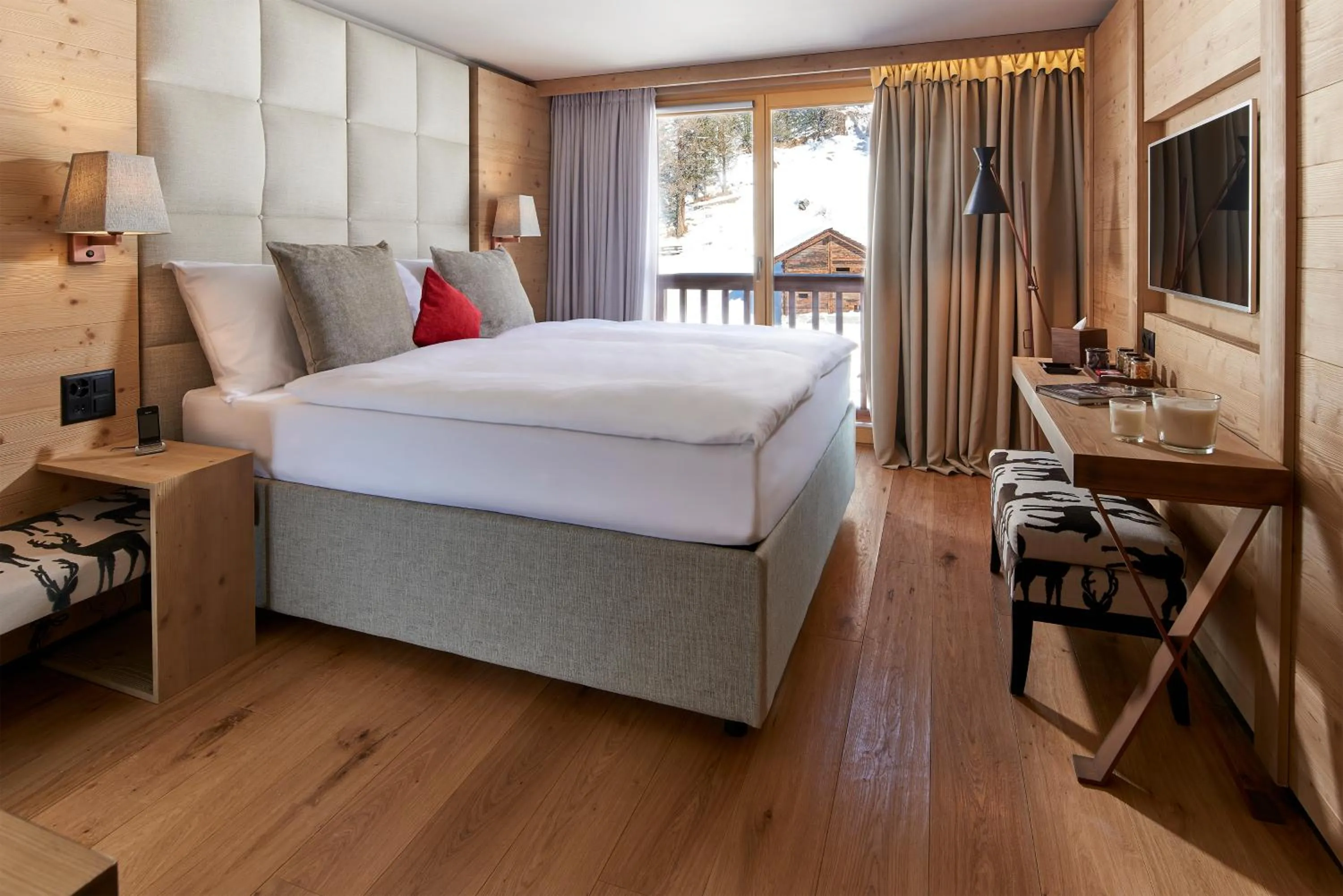 Superior Double Room in Chandolin Boutique Hotel