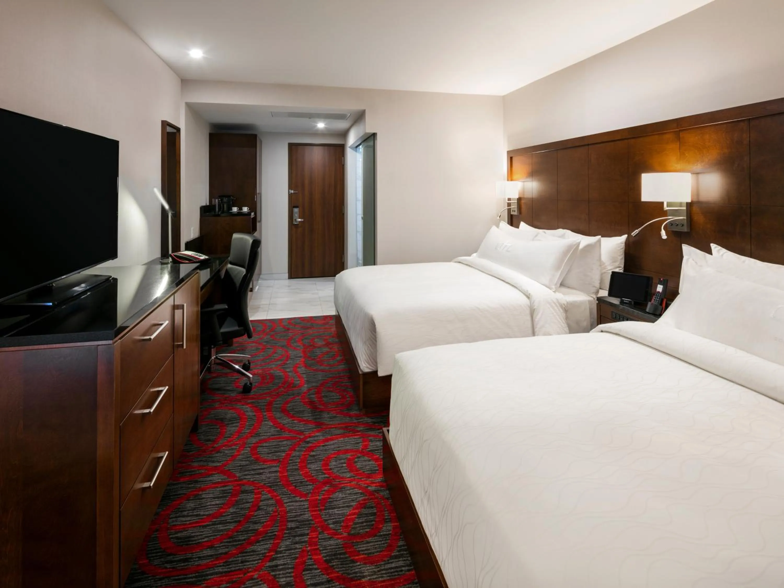 Superior Room with 2 queen beds - single occupancy in OTL Gouverneur Sherbrooke