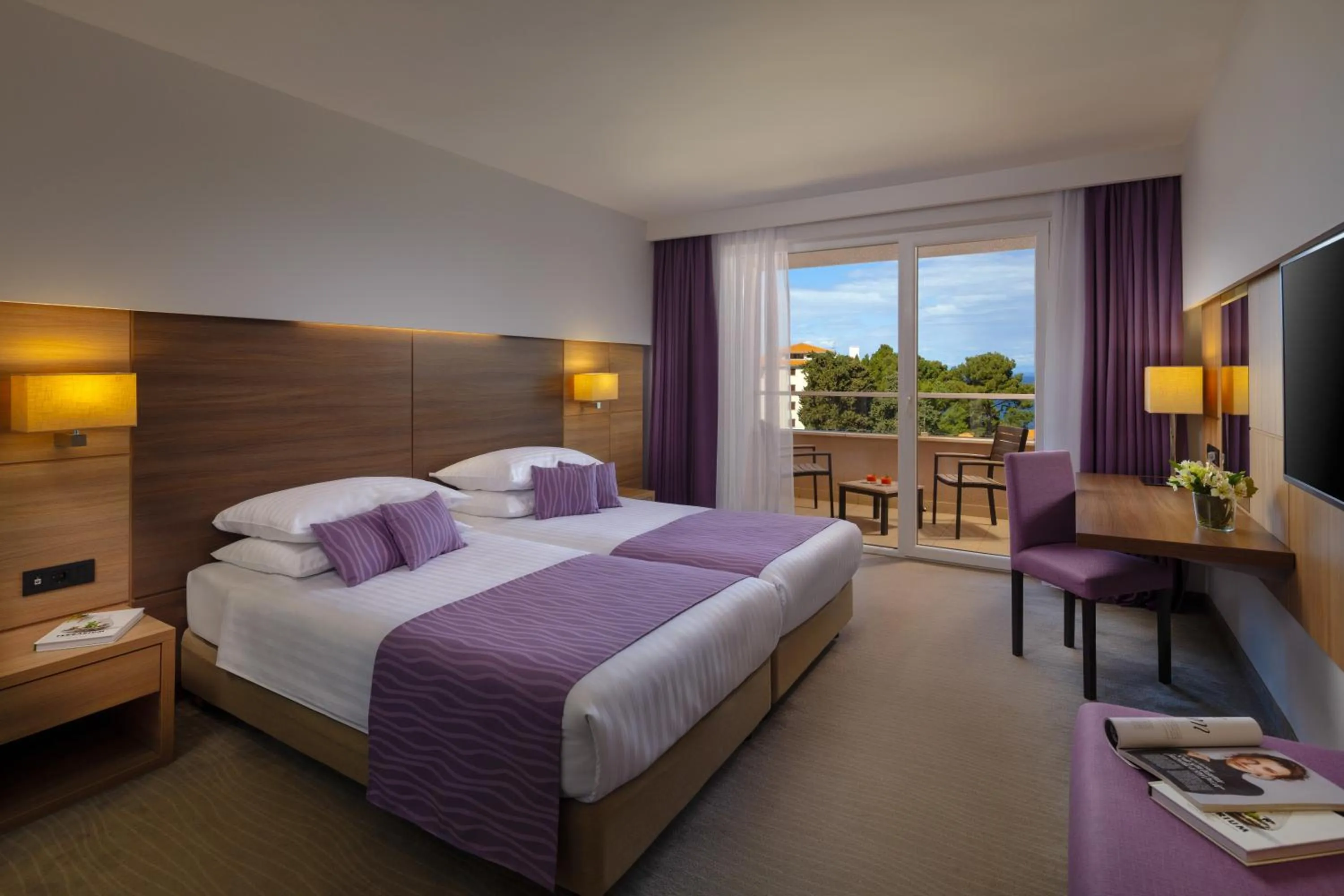 Standard Twin Room with Balcony and Sea Side in Vitality Hotel Punta