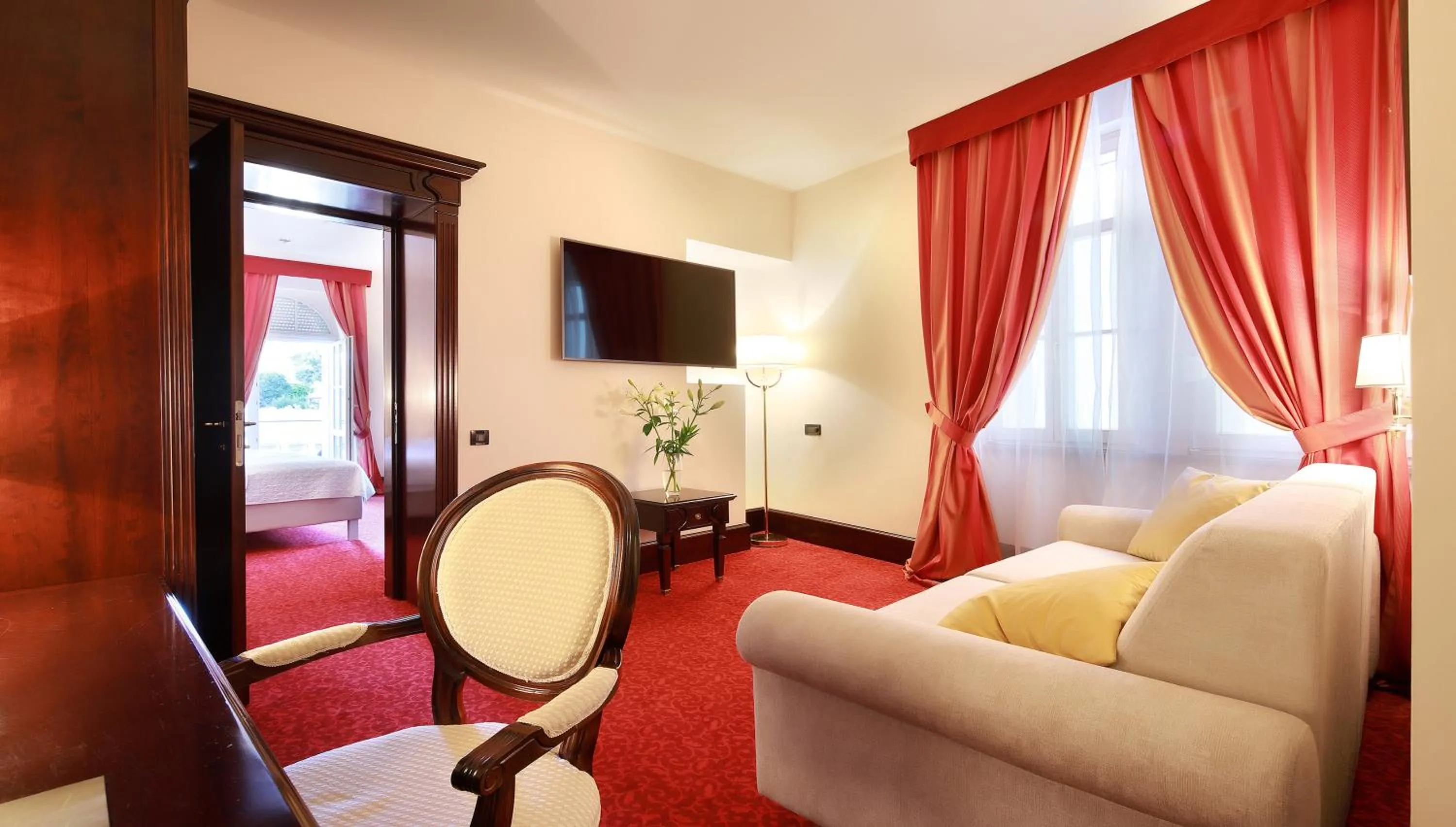 Deluxe Suite with Balcony in Arbiana Heritage Hotel