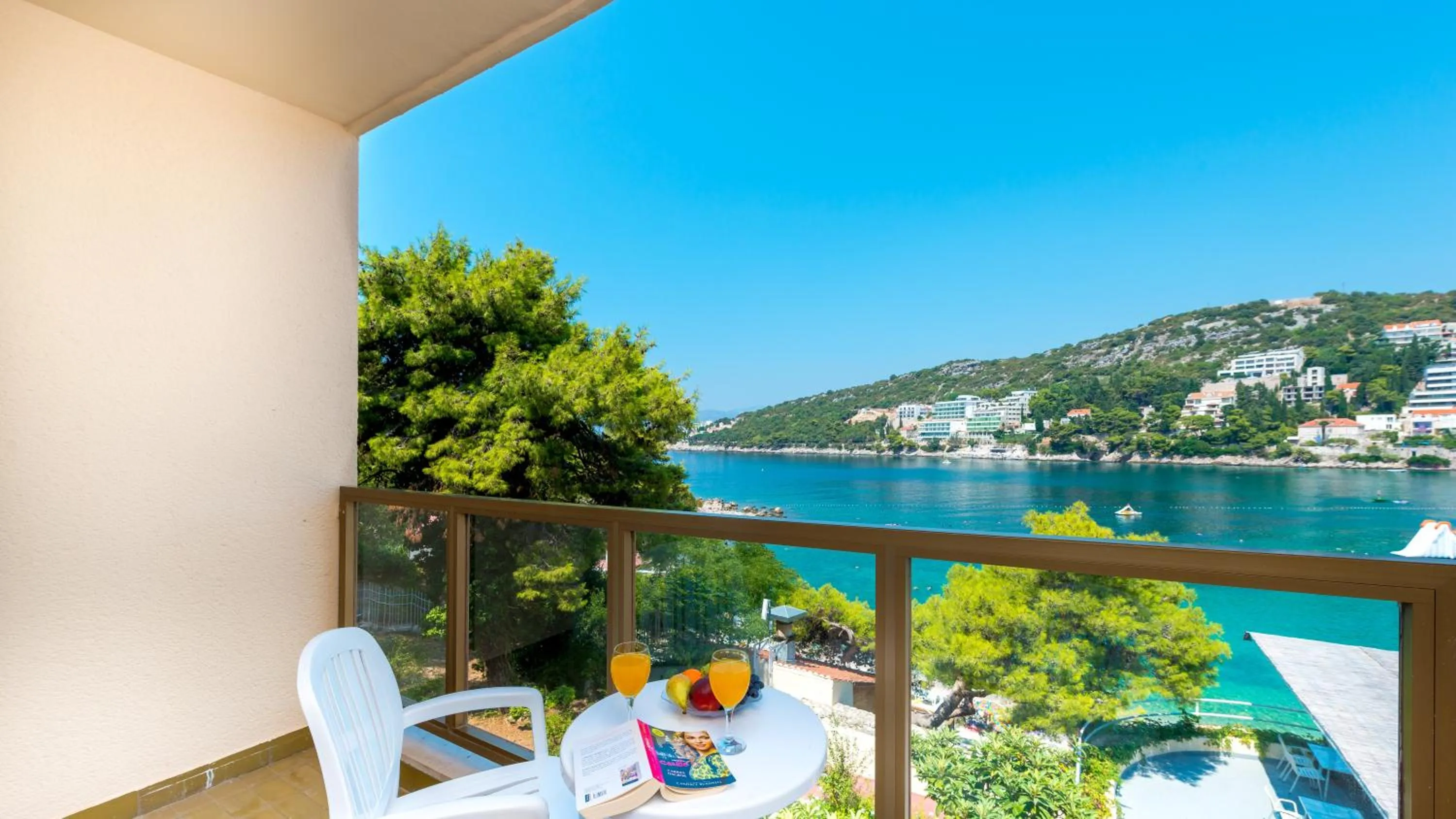Superior Room with Balcony and Sea View in Hotel Vis