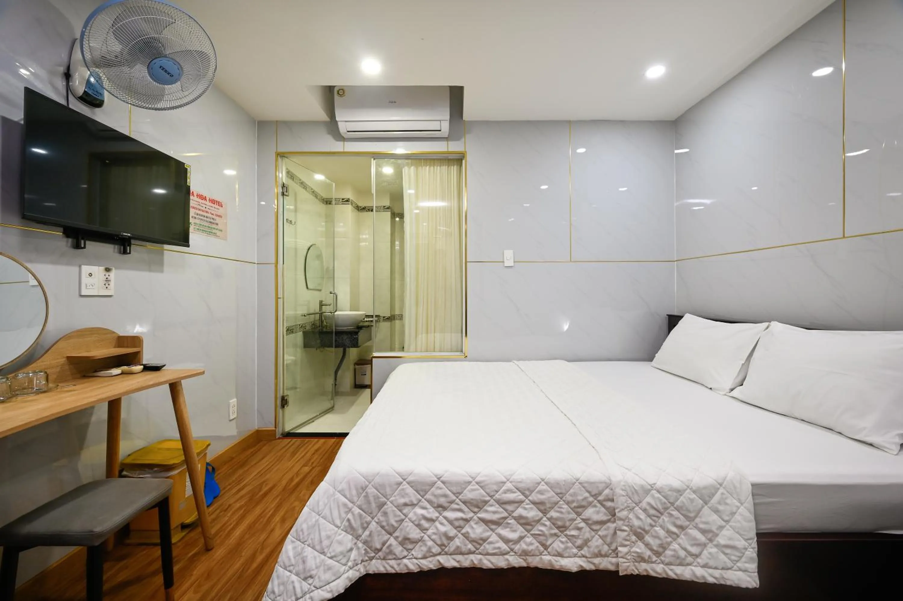Standard Double Room in Gia Hoa Airport Hotel