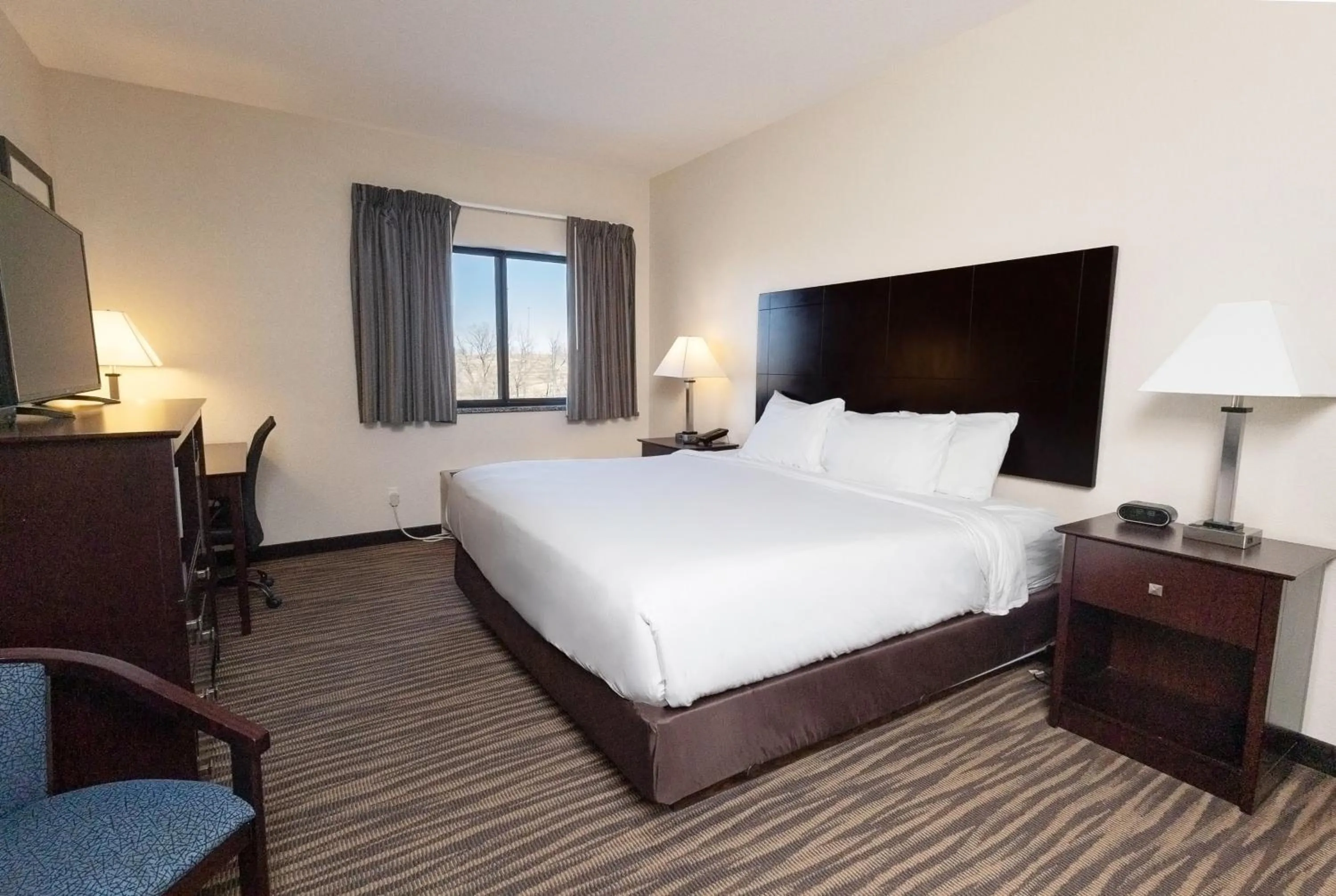 King Room in Cobblestone Inn & Suites Maryville