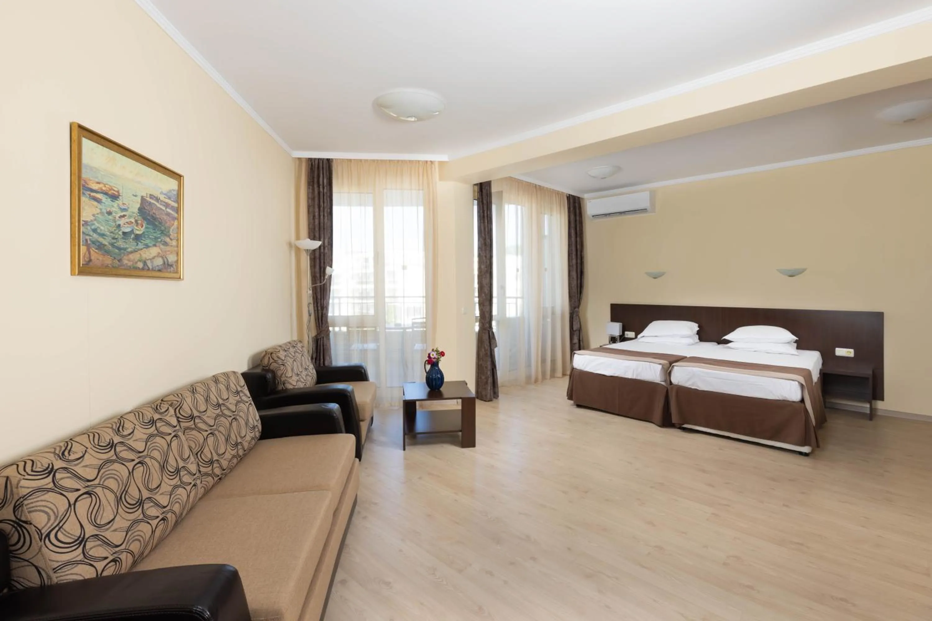 Family Junior Suite in Rome Palace Deluxe - All Inclusive Premium