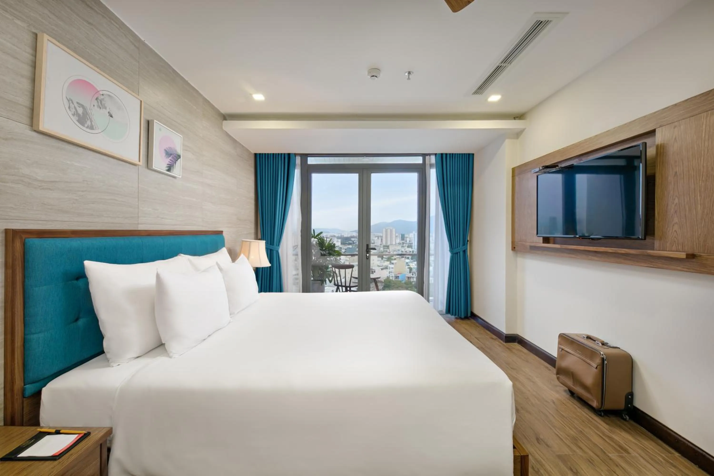 Suite with Balcony in White Sand Boutique Hotel