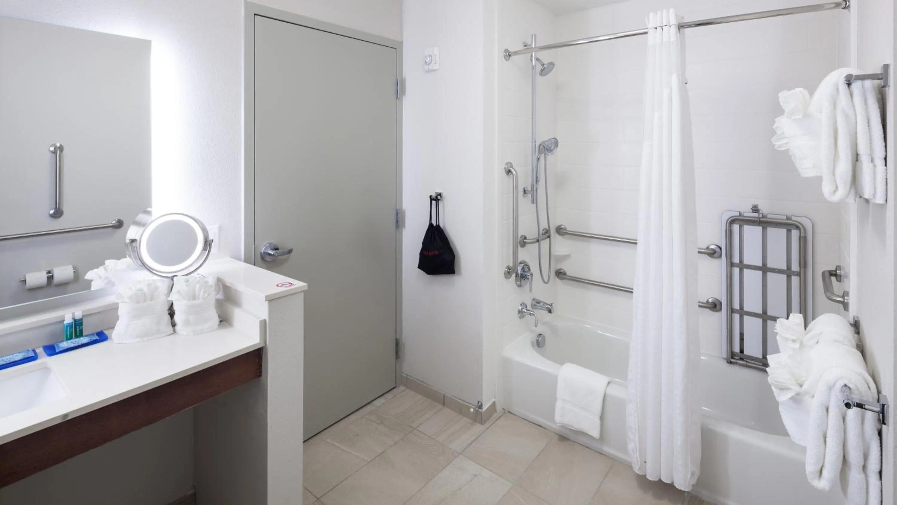 Standard Queen Room with Two Queen Beds and Tub - Communications Accessible in Holiday Inn Express & Suites Orlando At SeaWorld by IHG - With Free Shuttle Service to SeaWorld Parks