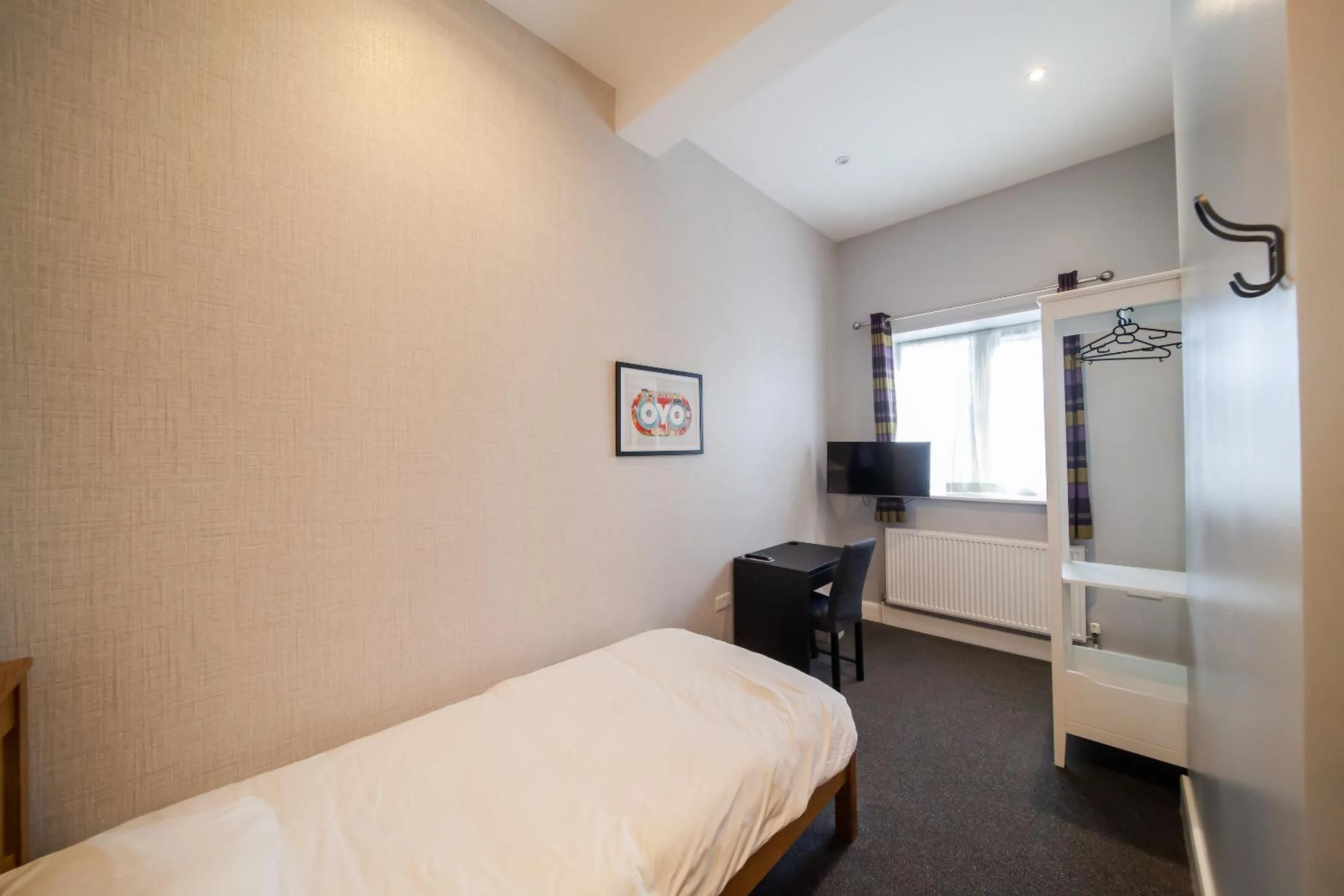 Standard Single Room in OYO The Arch, Wembly Stadium