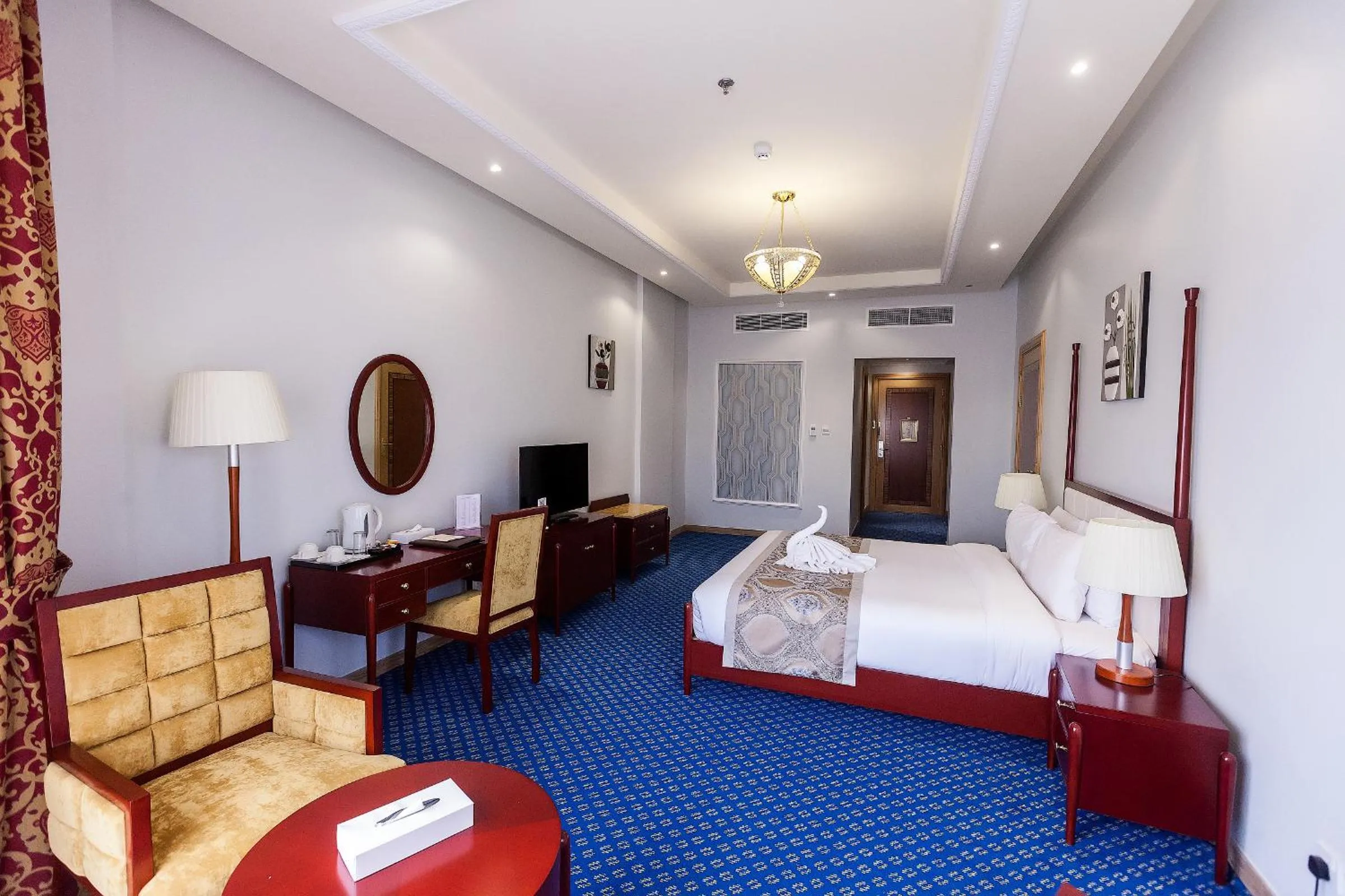 Deluxe Suite in Red Castle Hotel