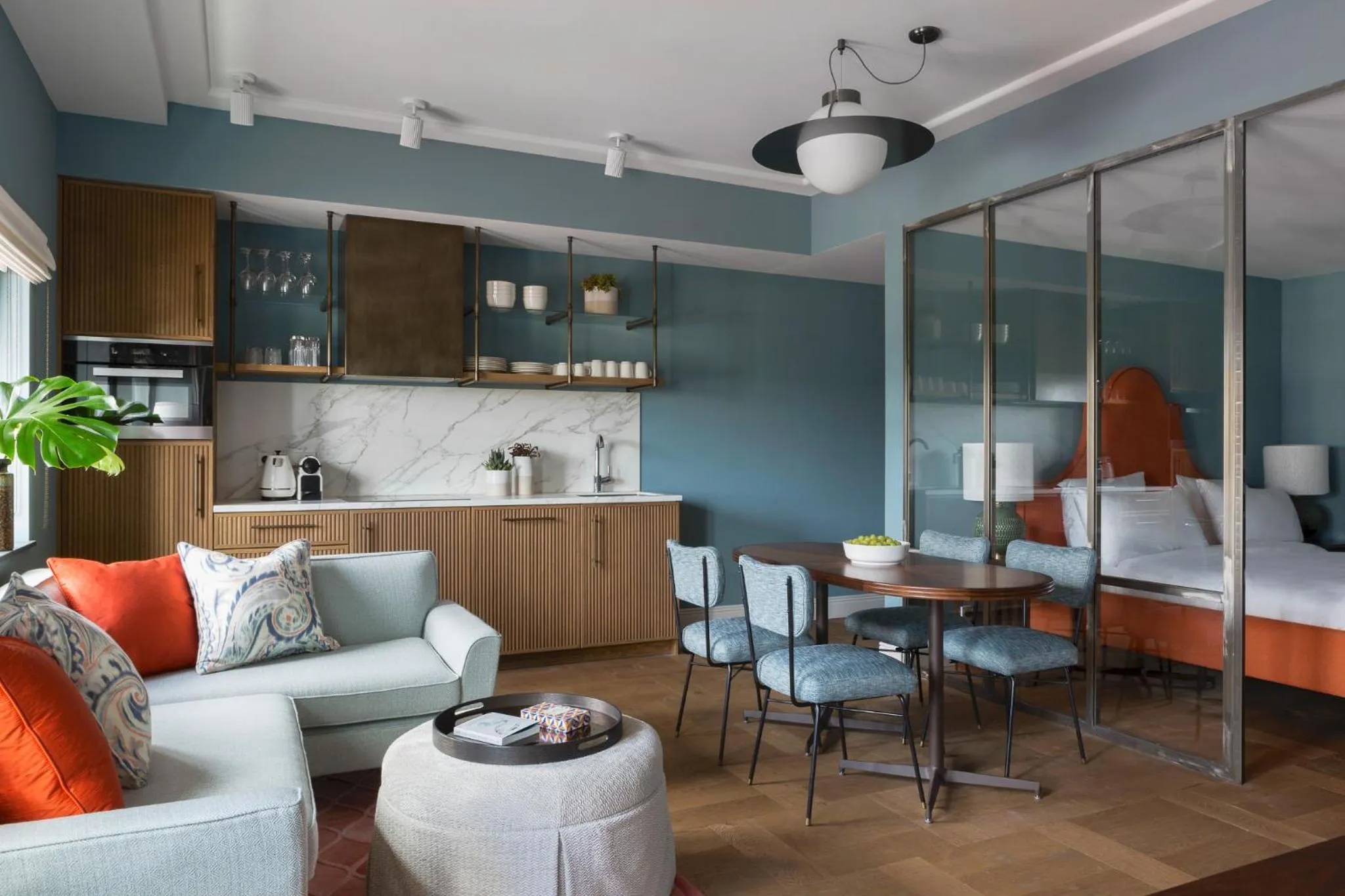 Family Two-Bedroom Apartment with View in The July - Twenty Eight