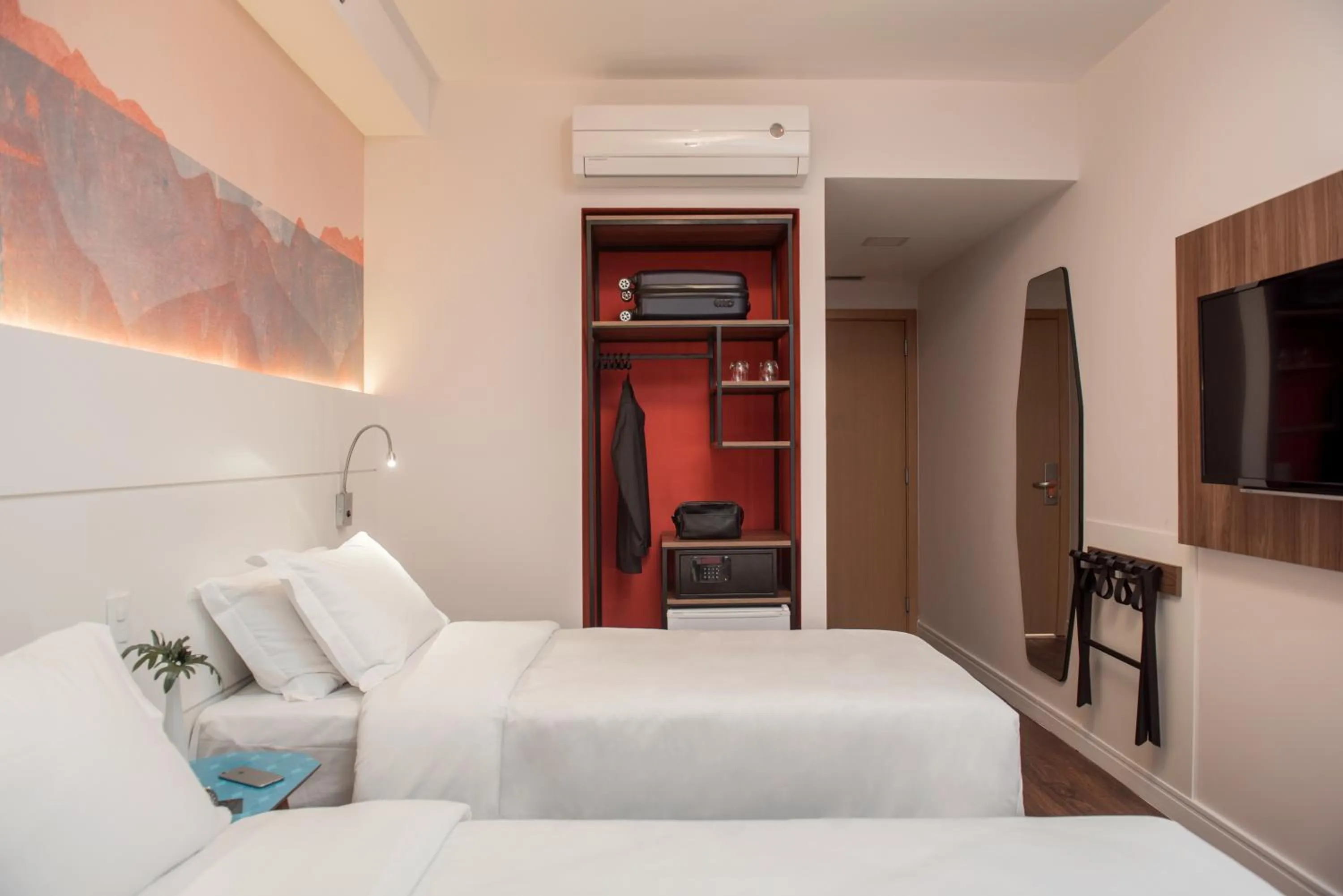 Superior Luxury Twin - single occupancy - 2 Single Beds in Intercity Porto Alegre Cidade Baixa