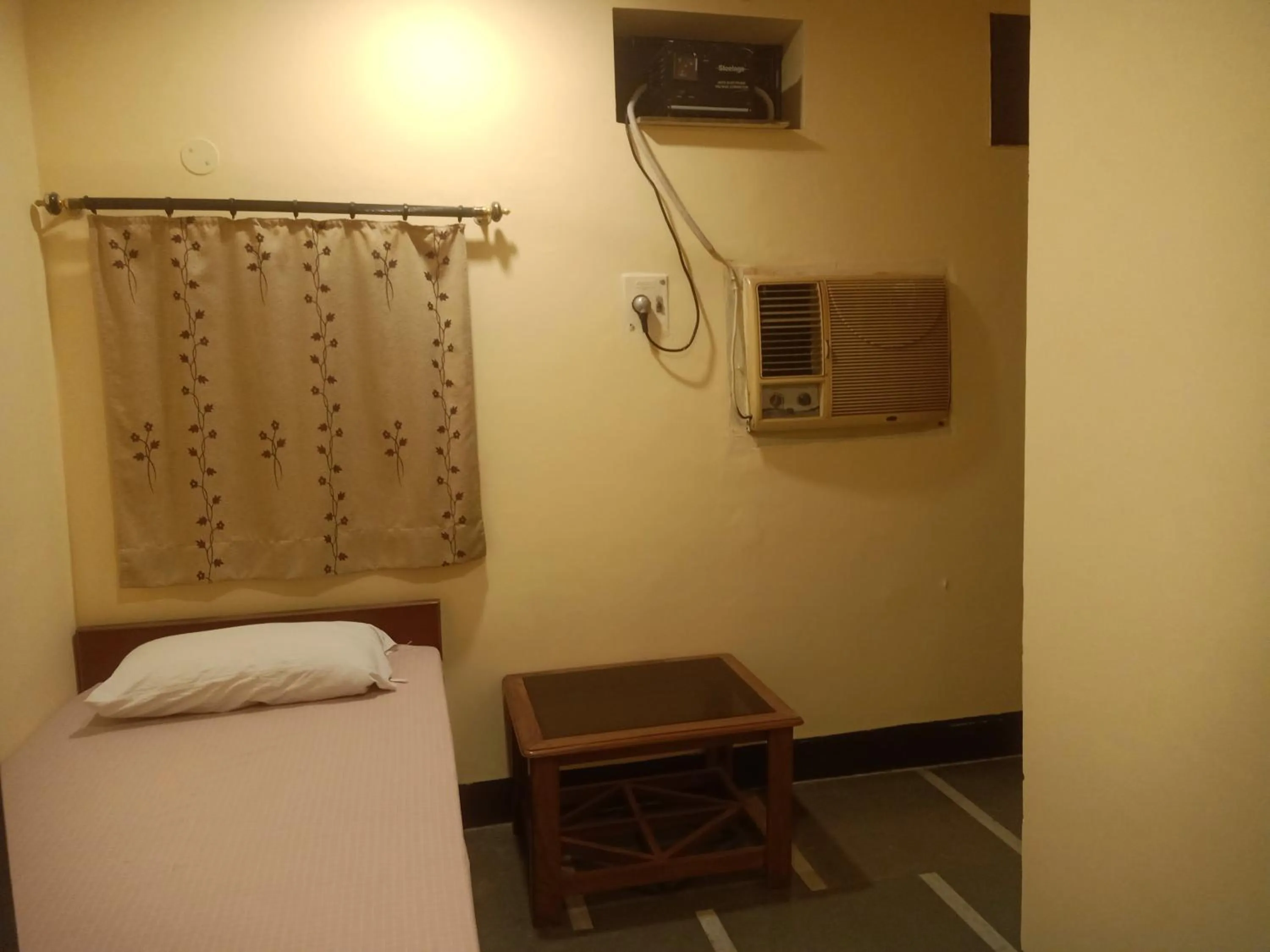 Single Room with Private Bathroom in Scindhia Guest House