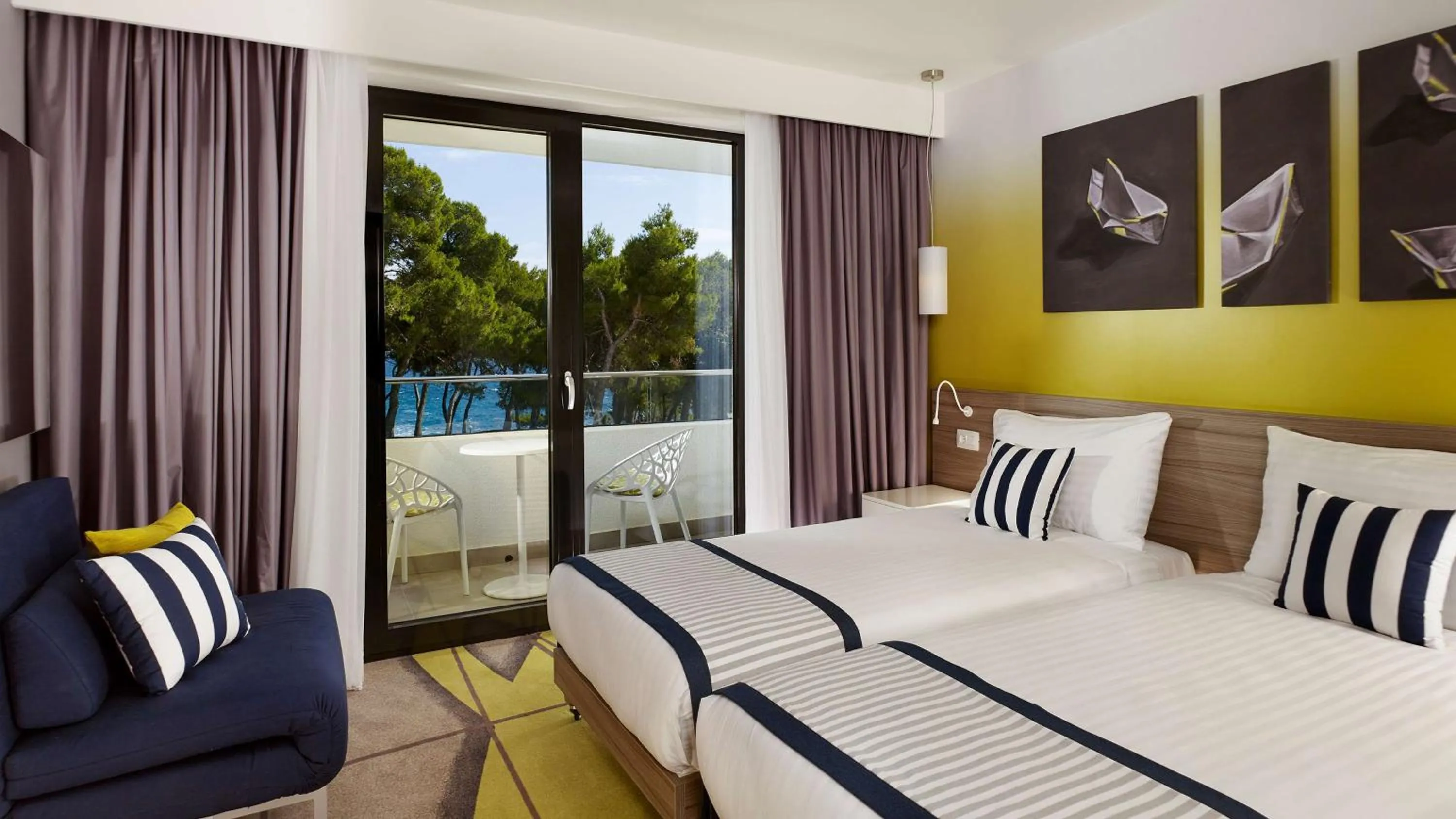 Superior Twin Room with Balcony and Pool View in Park Plaza Arena Pula