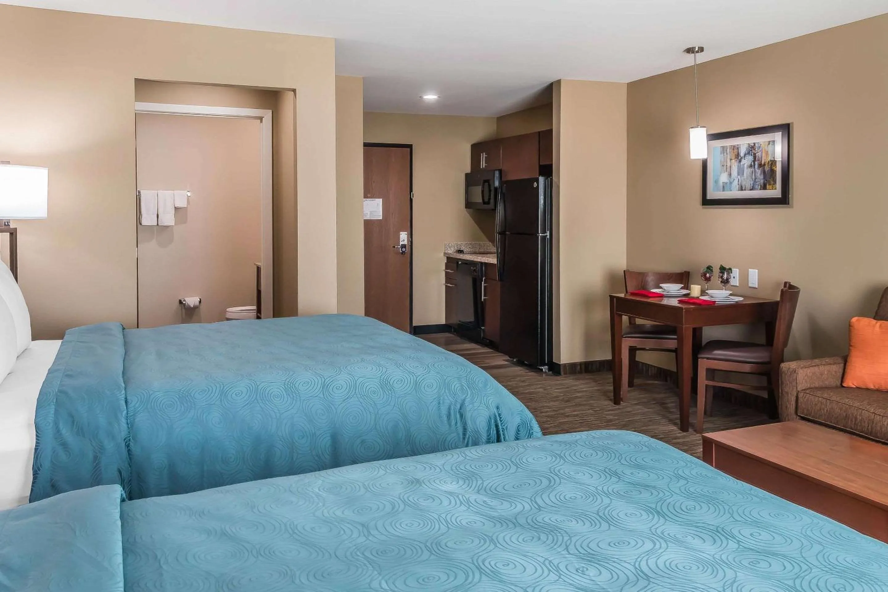 Queen Suite with Two Queen Beds and Sofa Bed in MainStay Suites Edinburg